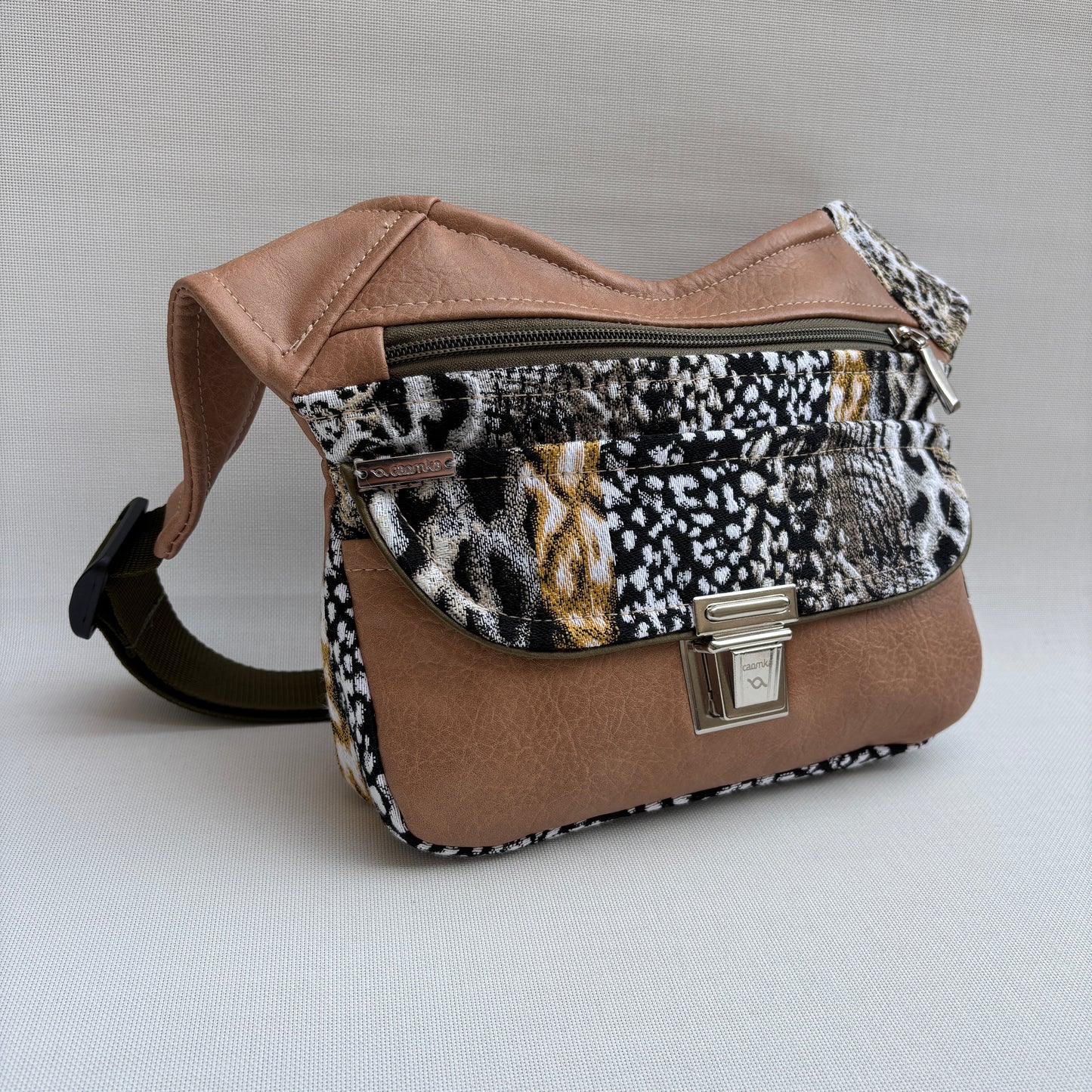 Riñonera "Special Animal Print" · Polipiel · Pieza Única Núm. 18231