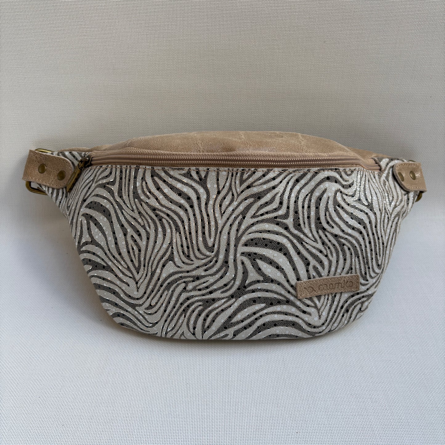 Riñonera "Retro Chic Watermelon Zebra" · Piel / Cuero · Pieza Exclusiva Núm. 16732