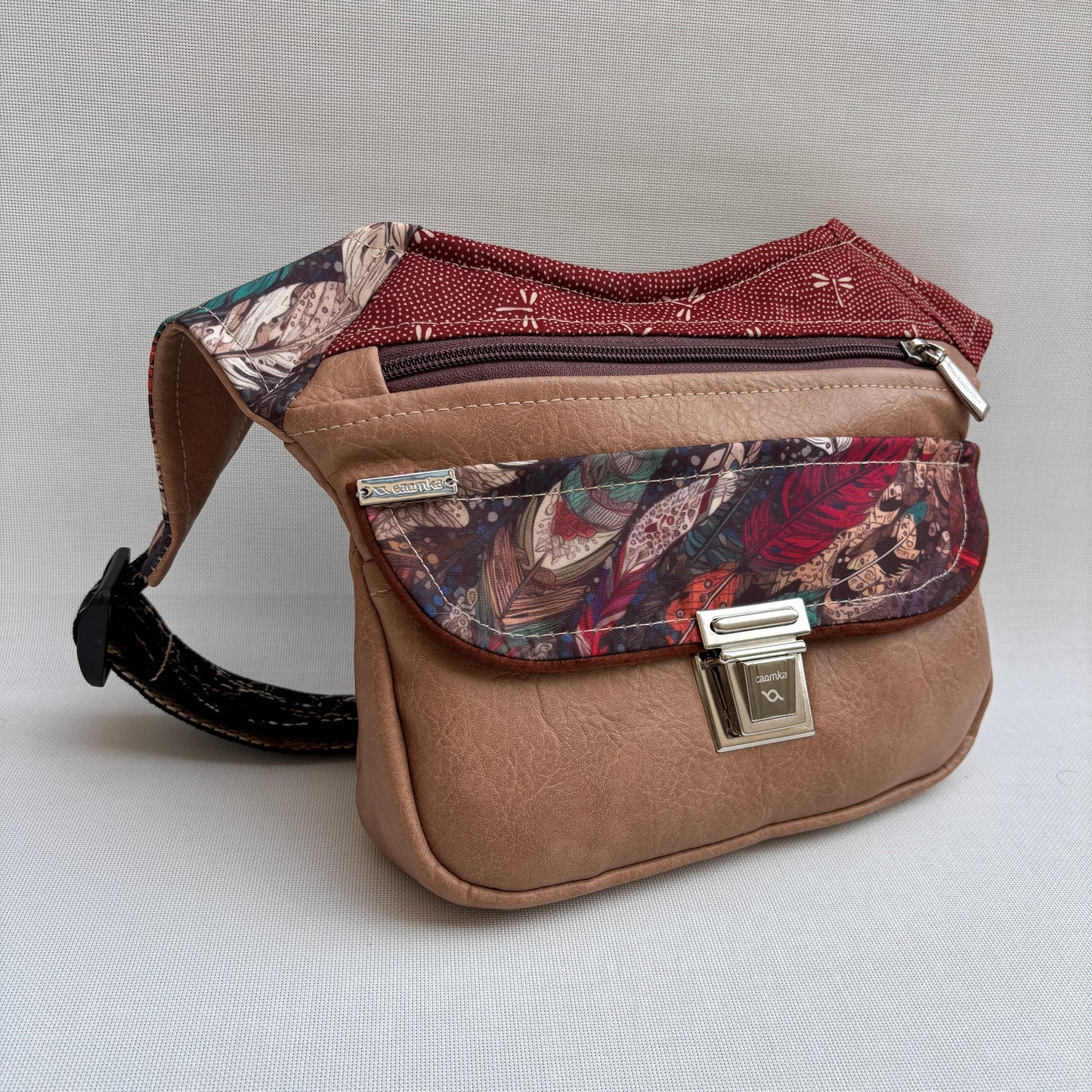 Riñonera "Elegant bird feathers Top" · Polipiel · Pieza Única Núm. 18239