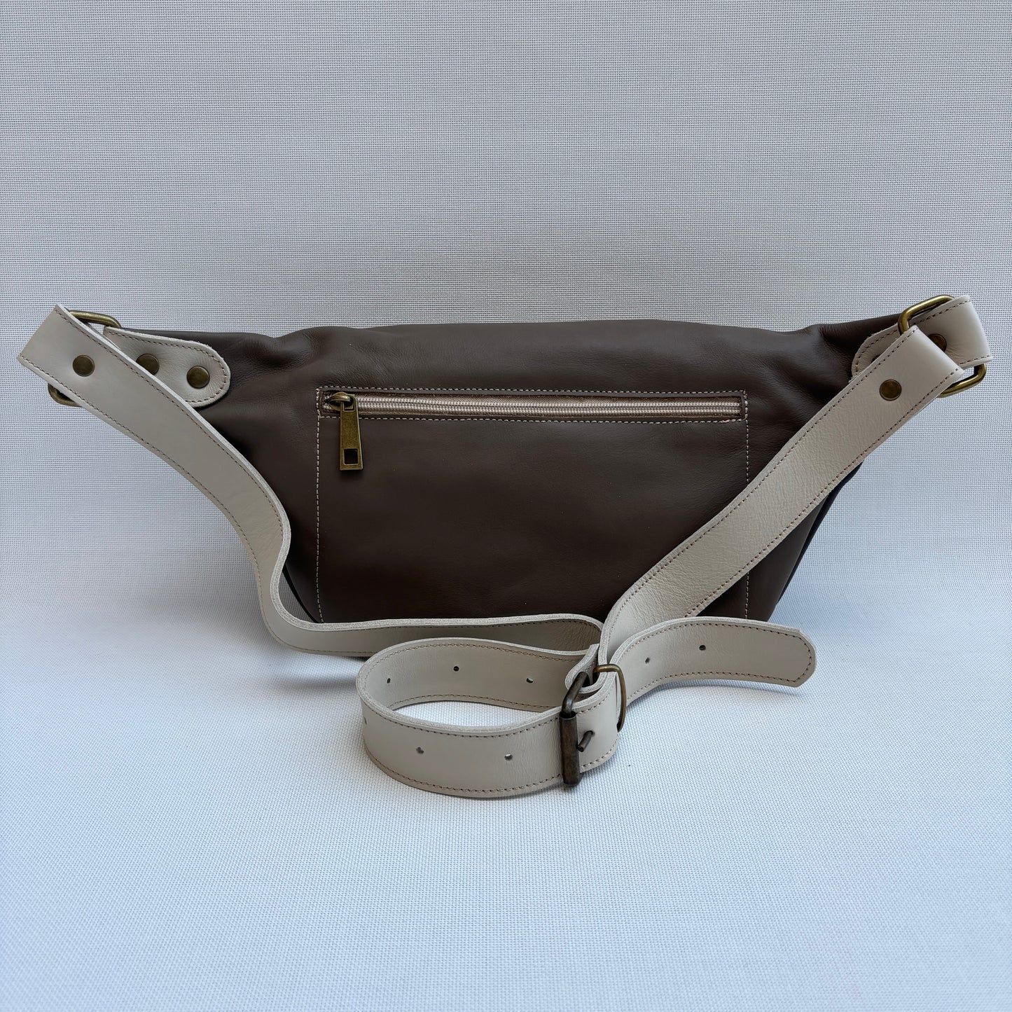 Riñonera "Retro Chic Watermelon Taupe" · Piel / Cuero · Pieza Exclusiva Núm. 17510