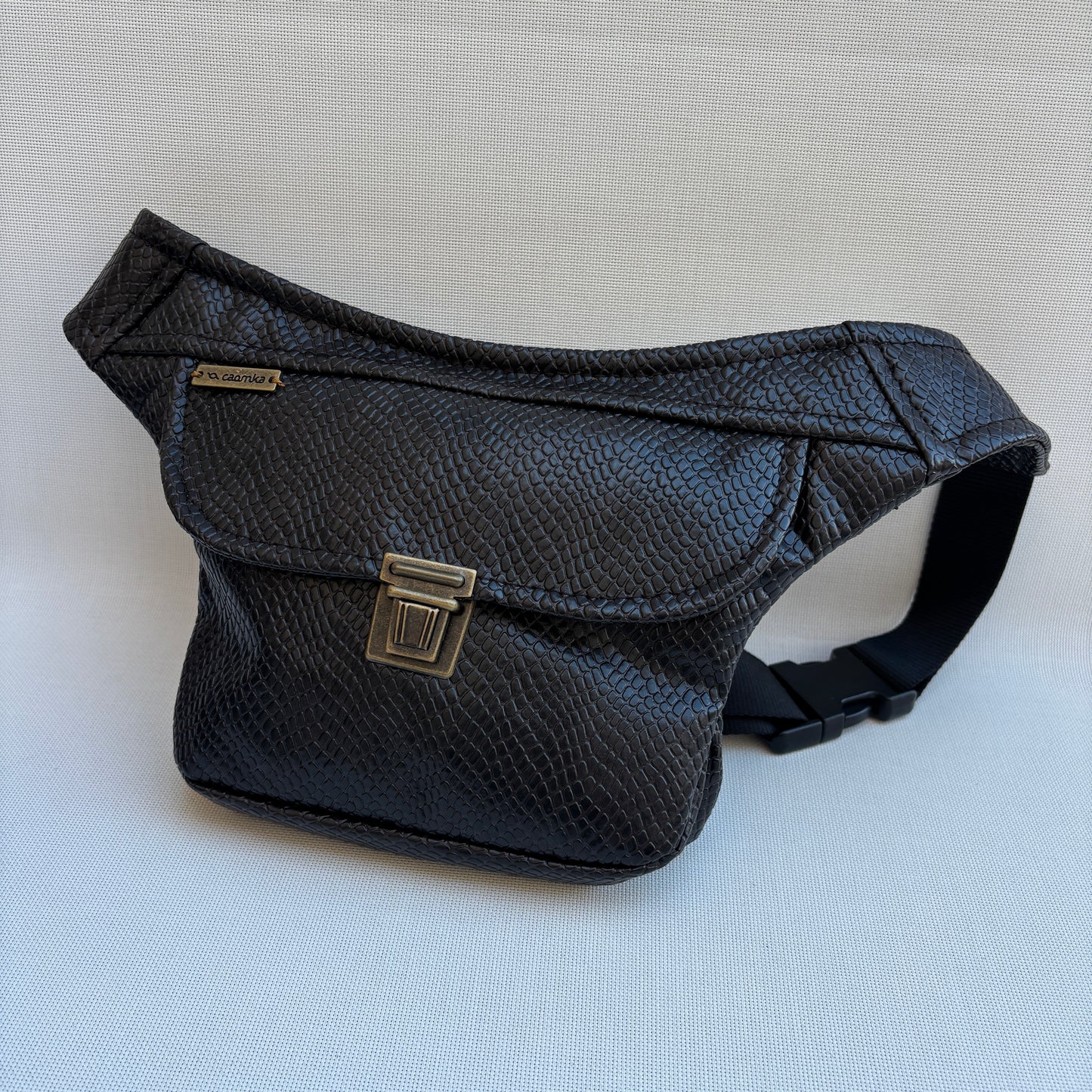 Riñonera Mini "Elegant Brown" + Bolsillo trasero extra · Polipiel · Pieza Única Núm. 18998
