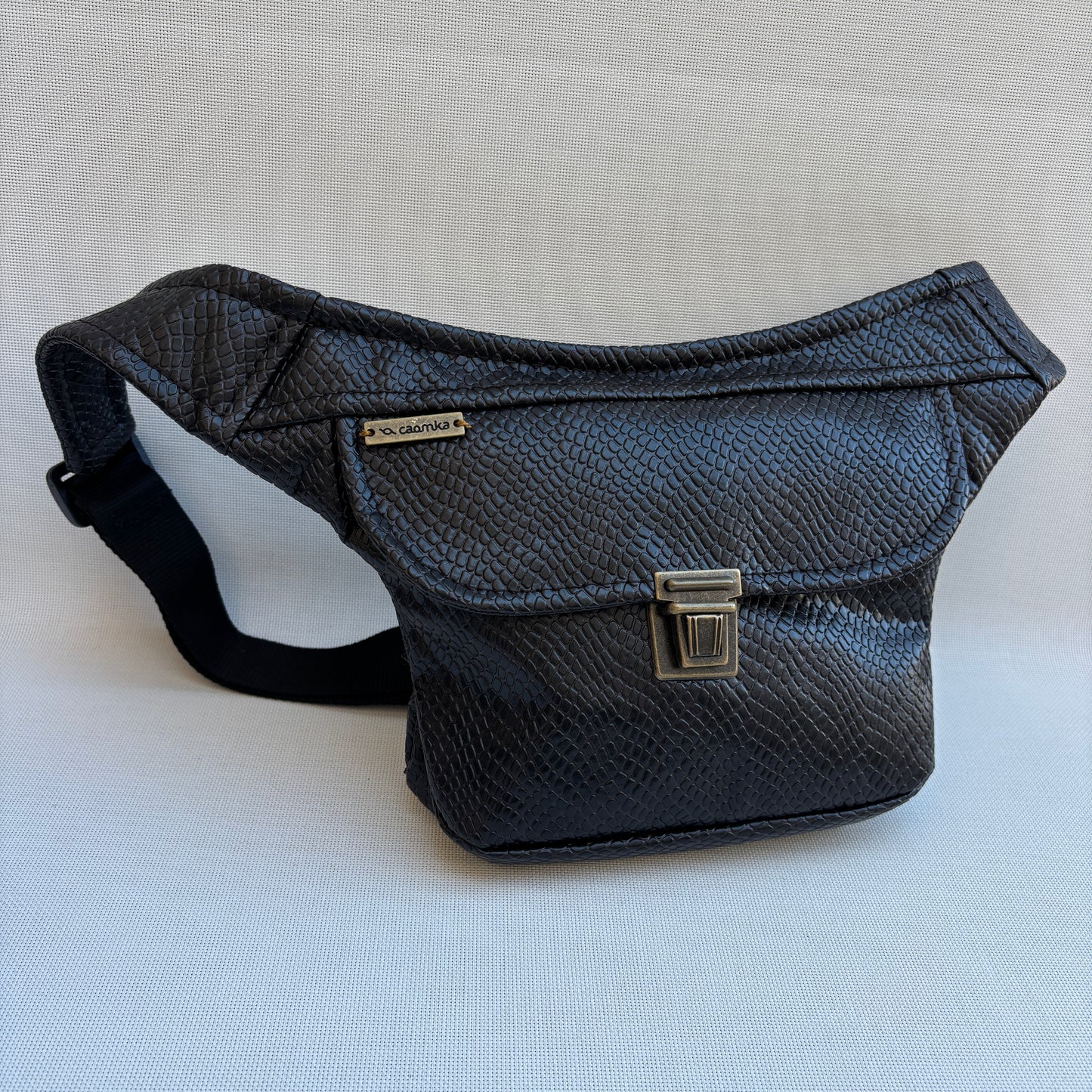 Riñonera Mini "Elegant Brown" + Bolsillo trasero extra · Polipiel · Pieza Única Núm. 18998