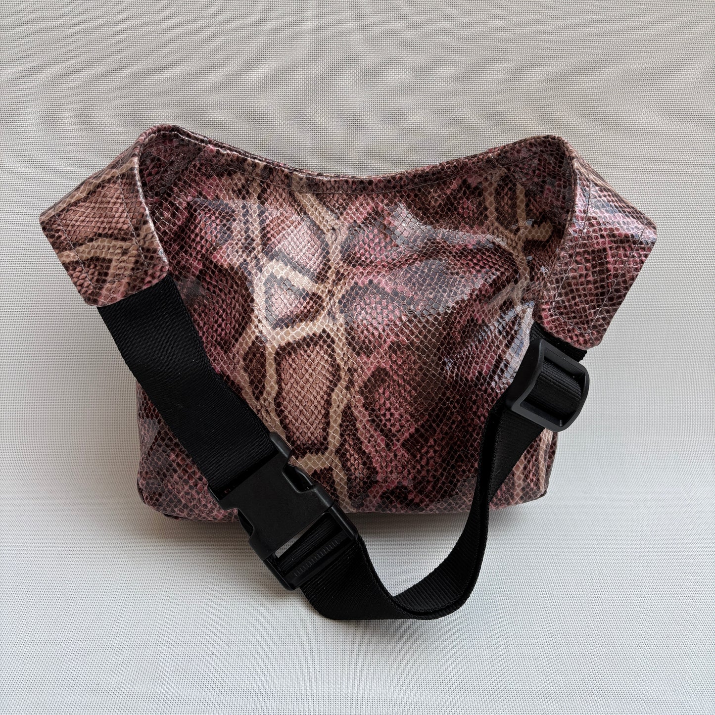 Riñonera "Special PARIS Animal Print" · Polipiel · Pieza Única Núm. 18238