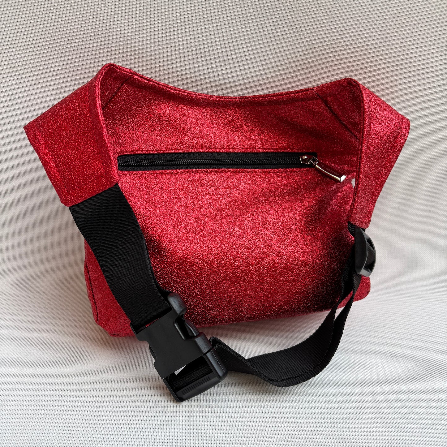 Riñonera "Party The Woman in Red" + Bolsillo trasero · Polipiel · Pieza Única Núm. 18235