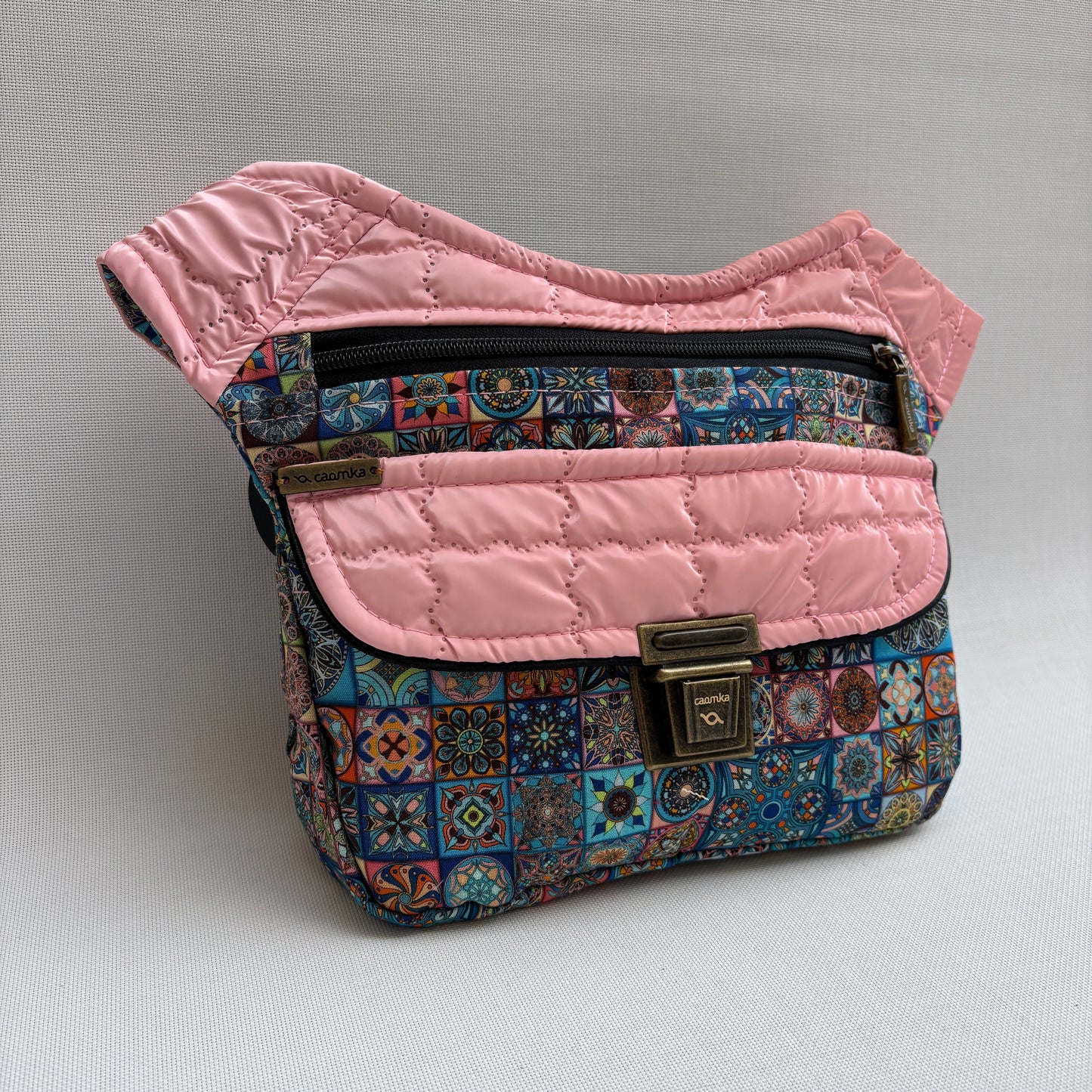 Riñonera "Special Mandalas & Soft Pink" · Pieza Única Núm. 18285