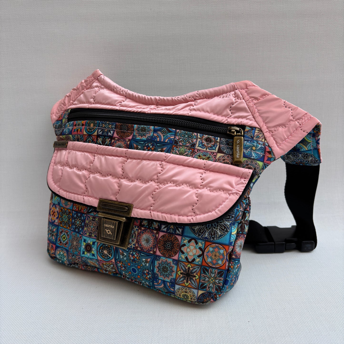 Riñonera "Special Mandalas & Soft Pink" · Pieza Única Núm. 18285