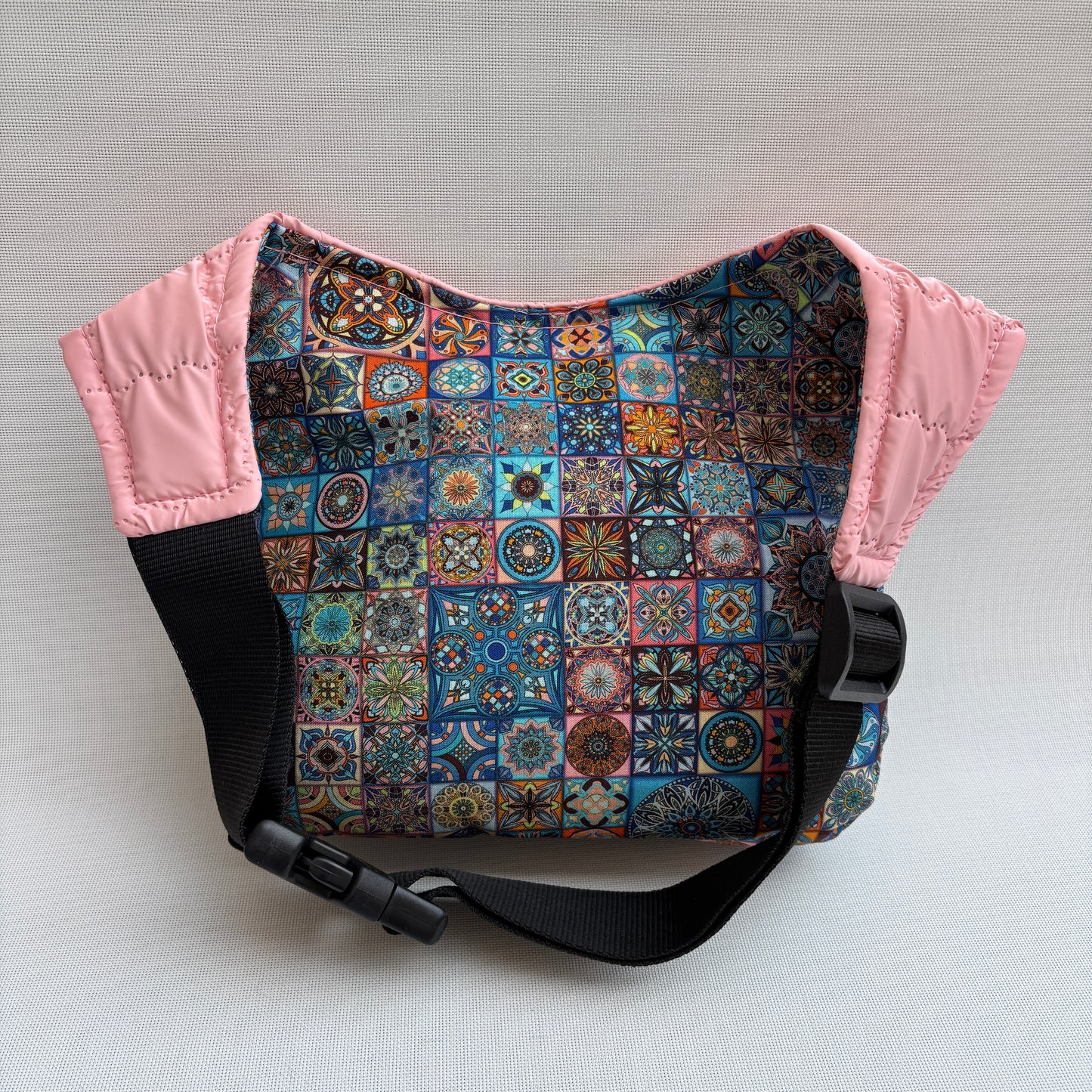 Riñonera "Special Mandalas & Soft Pink" · Pieza Única Núm. 18285