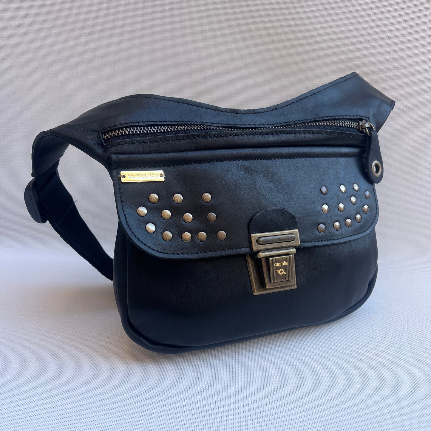 Premium Black & Old Gold · Piel natural BioCuir® · Pieza Exclusiva Núm. 15008