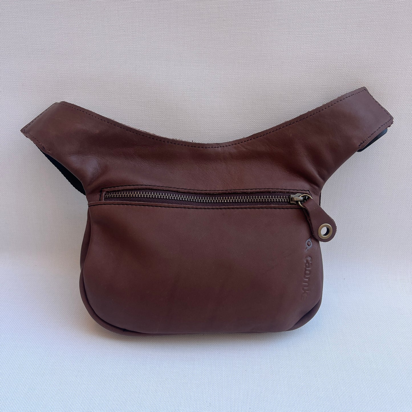 Premium Brown Circles & Old Gold · Piel natural BioCuir® · Pieza Exclusiva Núm. 15003