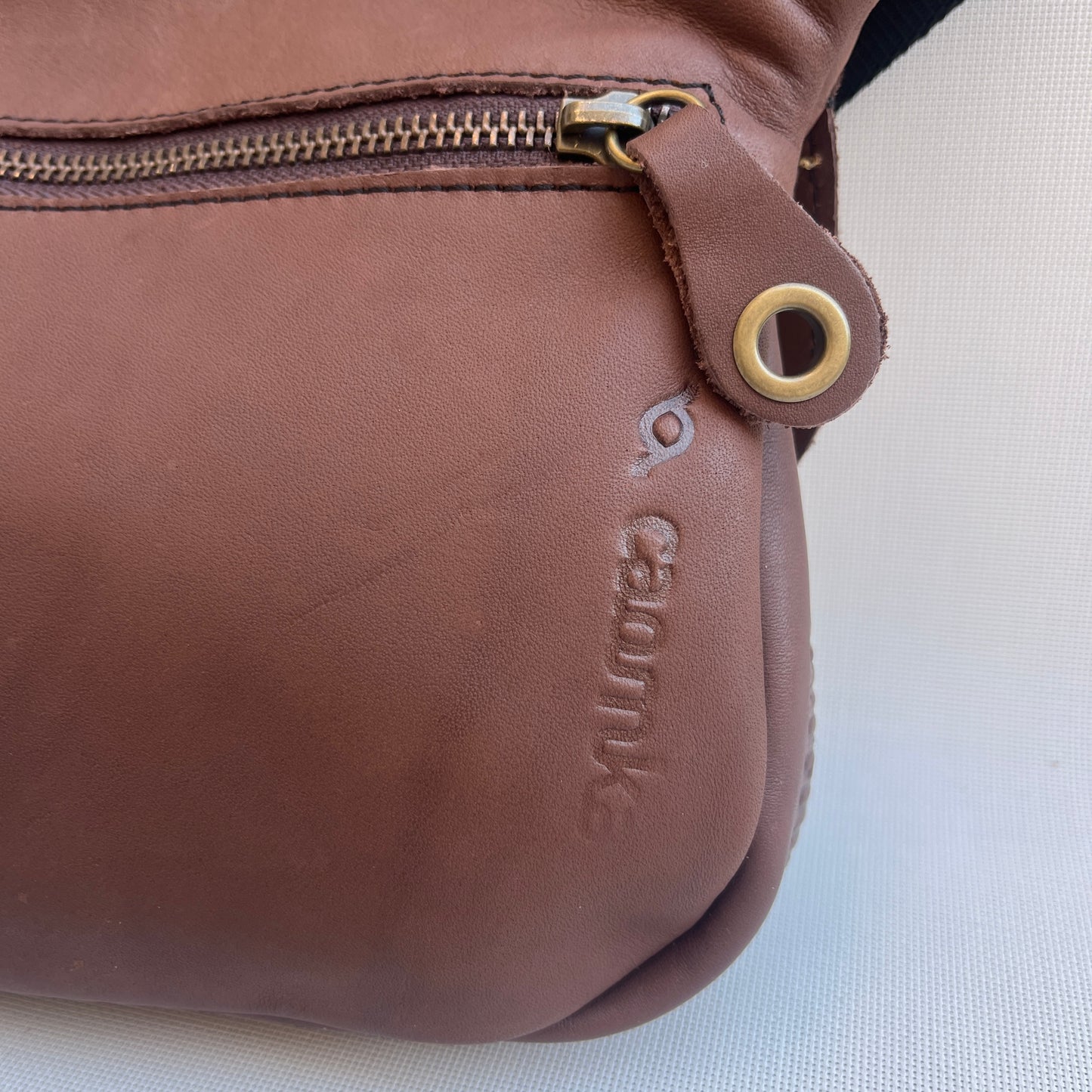 Premium Brown Circles & Old Gold · Piel natural BioCuir® · Pieza Exclusiva Núm. 15003