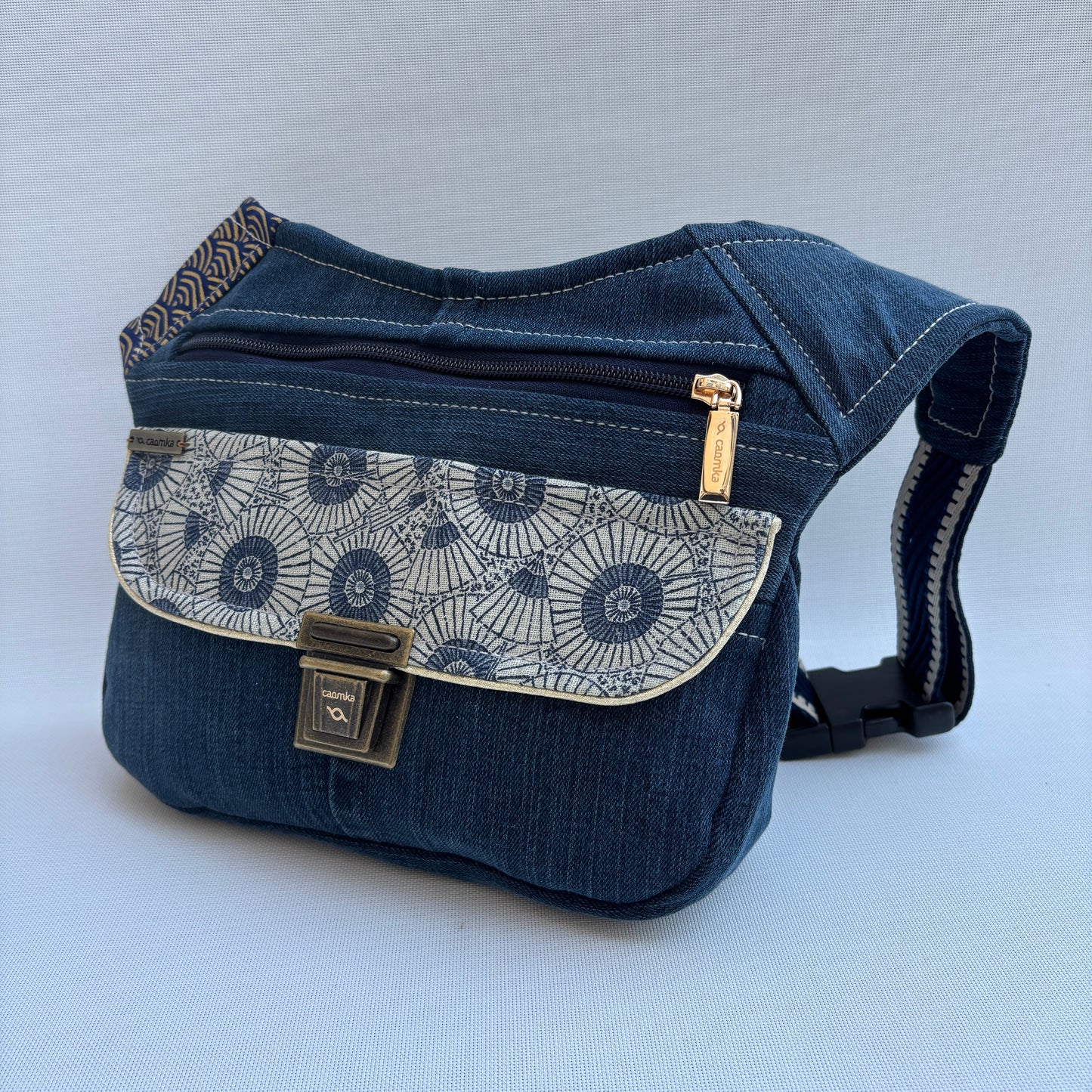 Riñonera "Japanese Top" ♻️ Jeans Recycled ♻️ · Pieza Única Núm. 17548