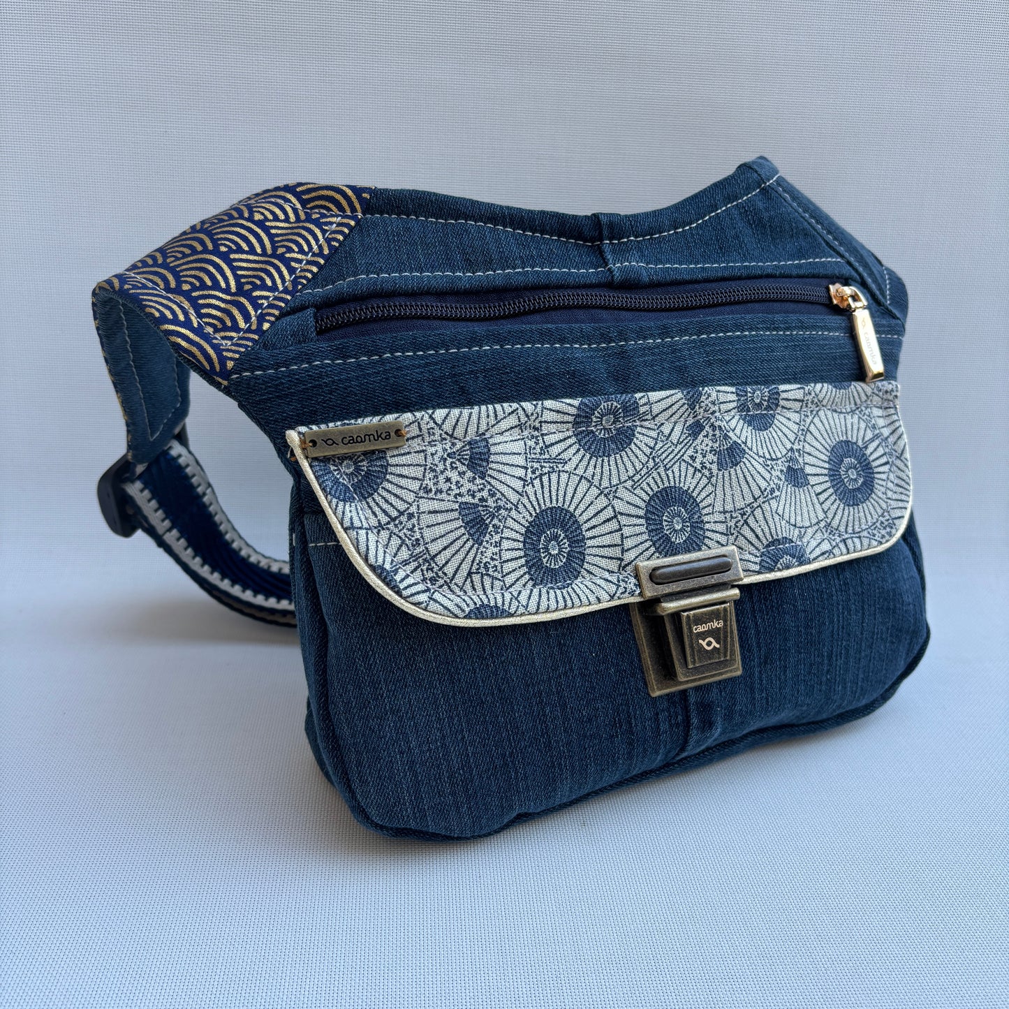 Riñonera "Japanese Top" ♻️ Jeans Recycled ♻️ · Pieza Única Núm. 17548
