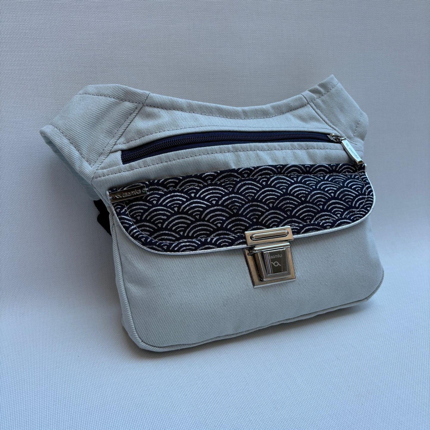 Special Jeans & Japanese Waves · Pieza Única Núm. 15831