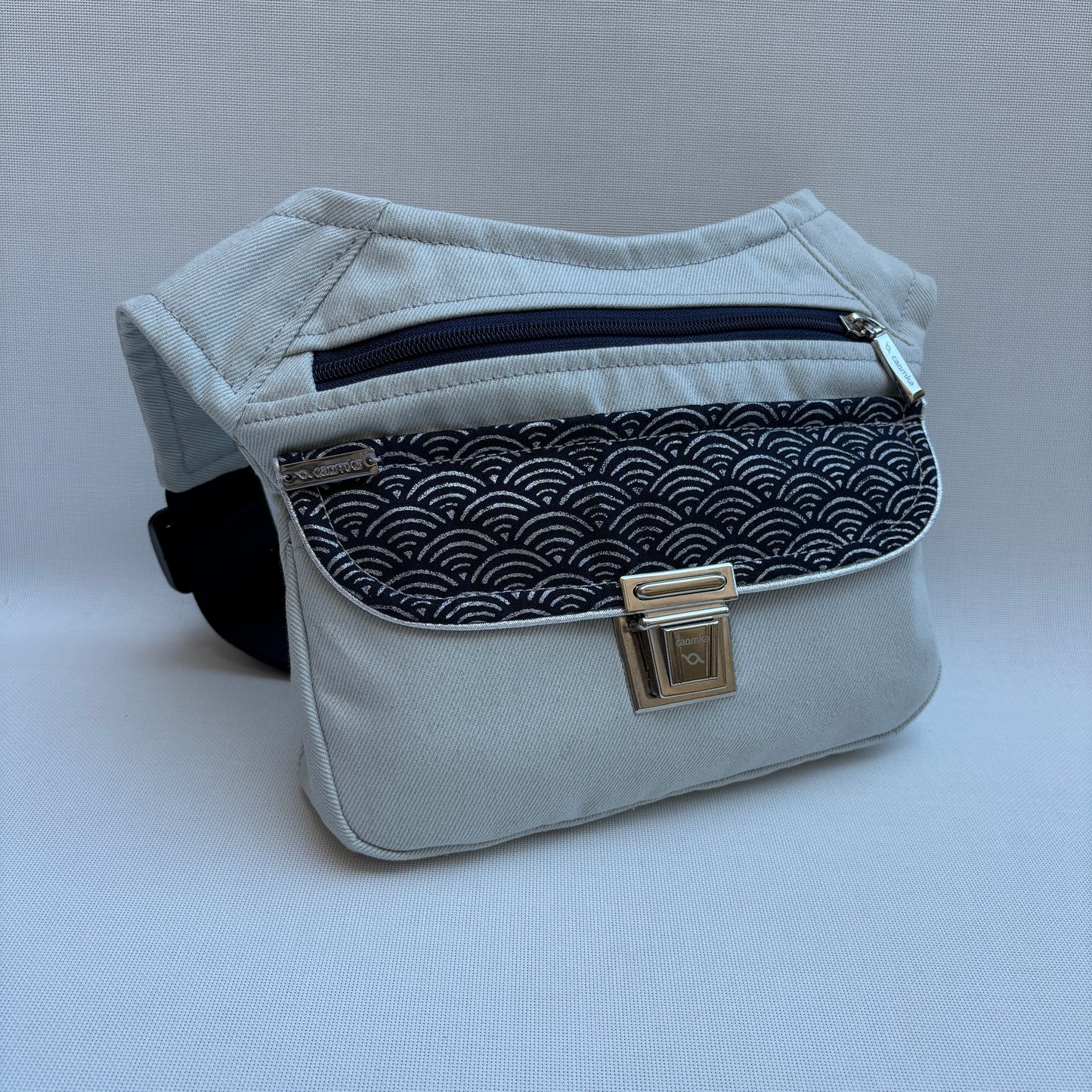 Special Jeans & Japanese Waves · Pieza Única Núm. 15831