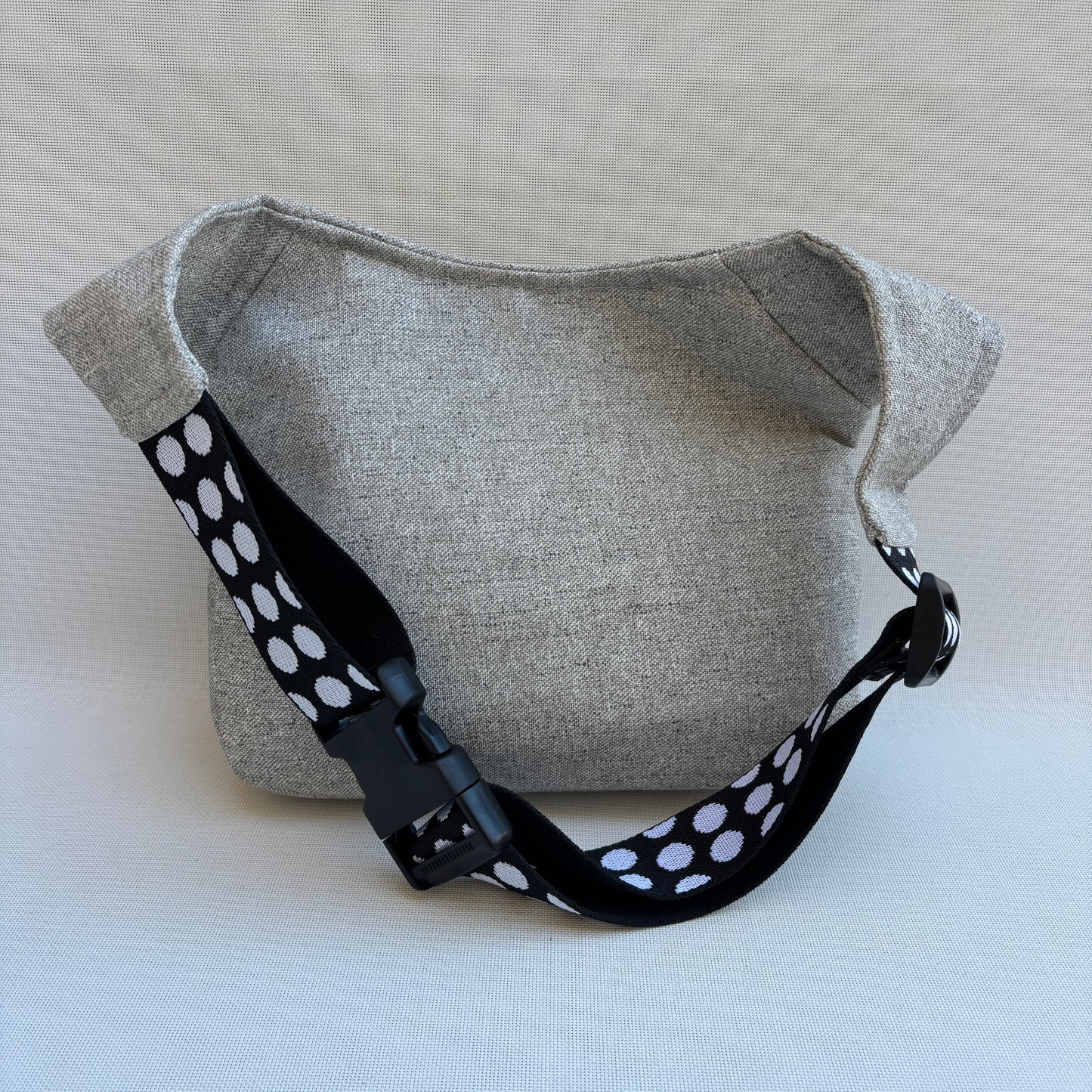 Riñonera “Elegant Gray Top” · Pieza Única Núm. 19078