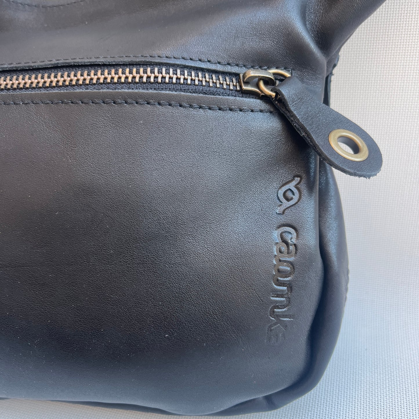 Classic Black & Old Gold · Piel/Cuero · Pieza Exclusiva Núm. 14924