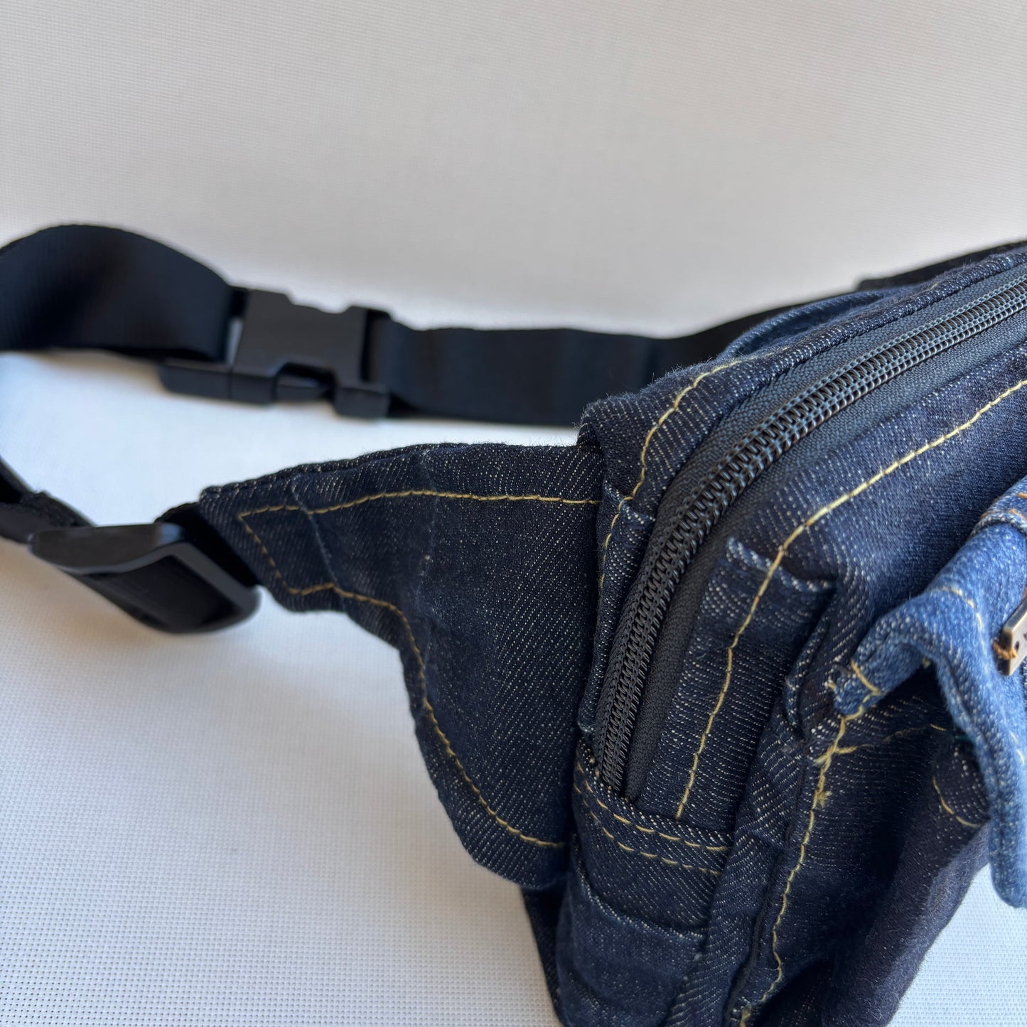 Riñonera Urban "♻️ Jeans Recycled ♻️" · Pieza Única Núm. 19012