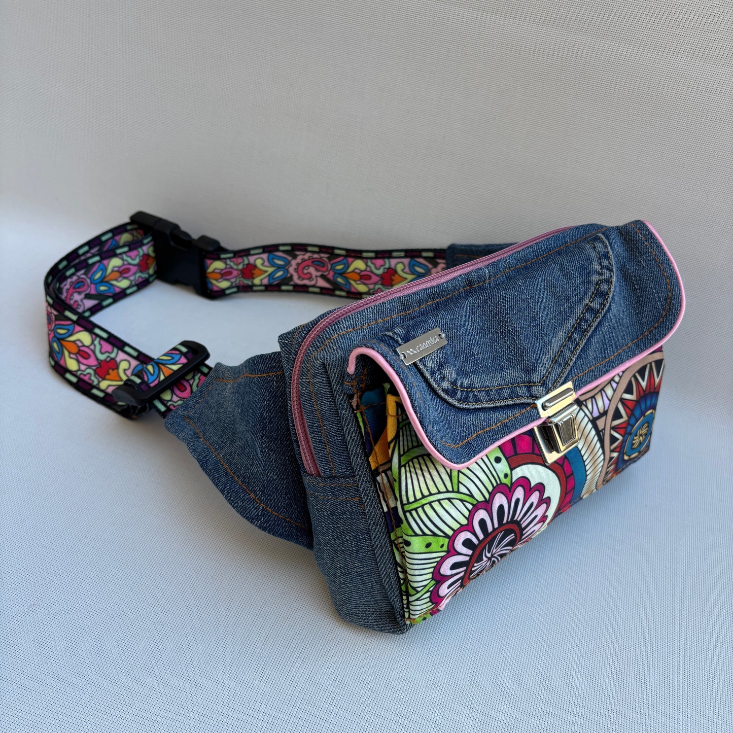 Riñonera Urban "♻️ Jeans Recycled Mandalas Top ♻️" · Pieza Única Núm. 19010