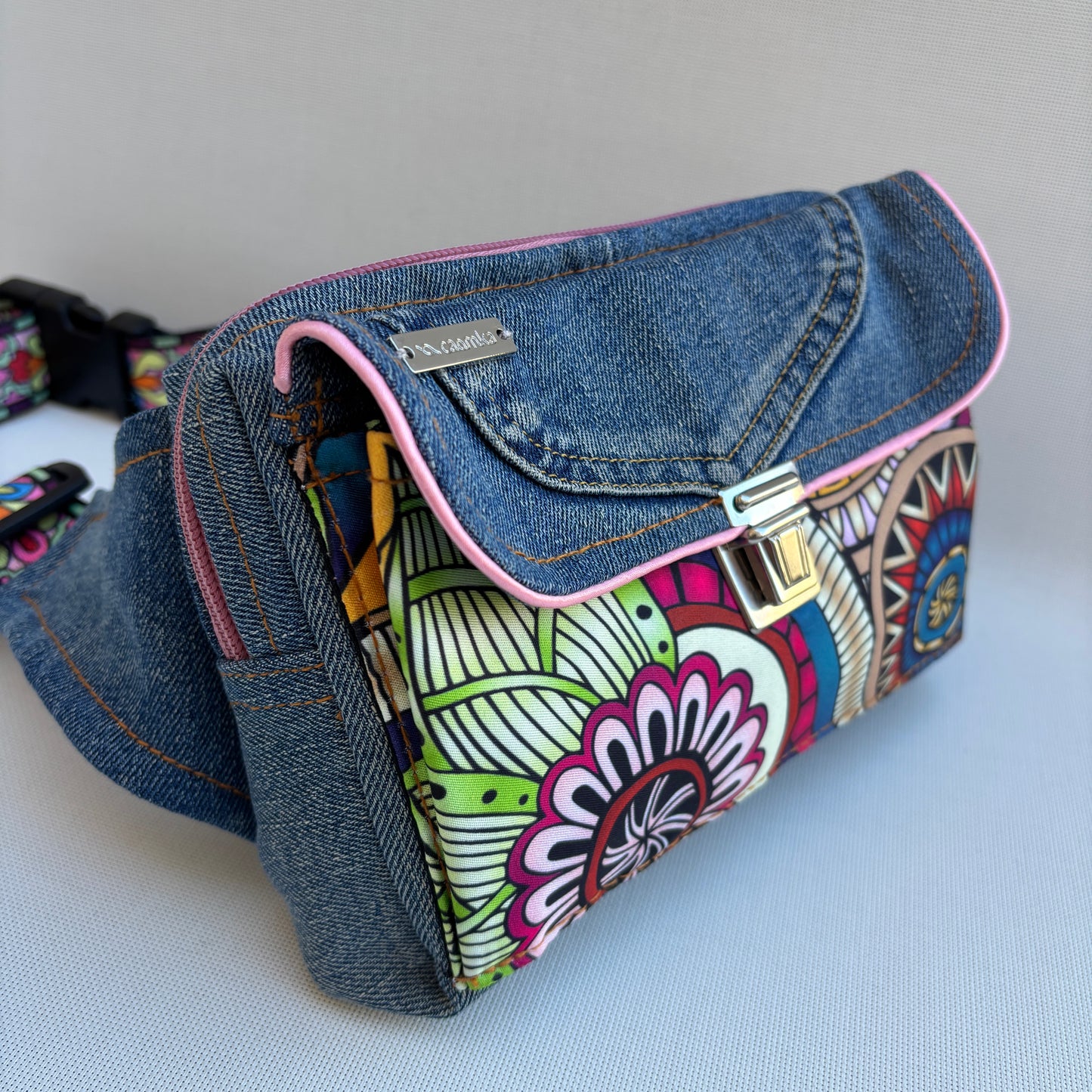 Riñonera Urban "♻️ Jeans Recycled Mandalas Top ♻️" · Pieza Única Núm. 19010