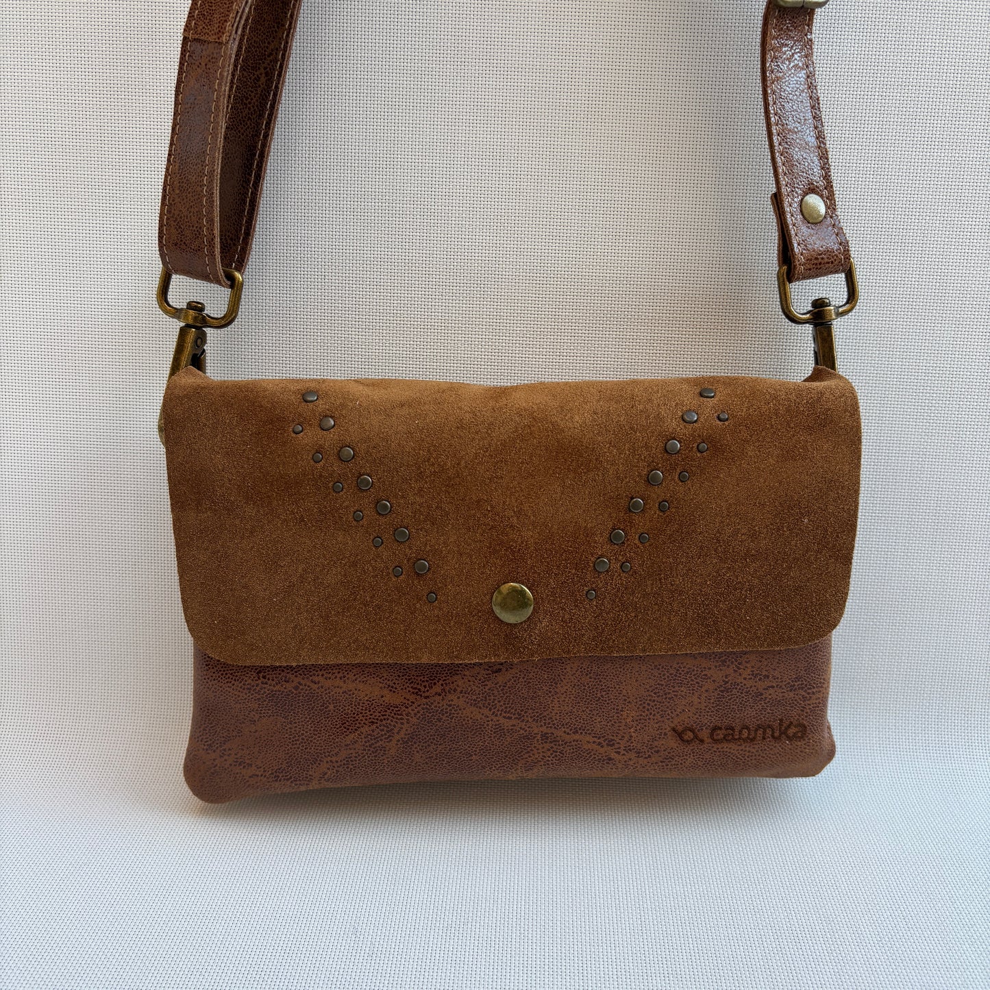 Riñonera multifunción ELEGANT NANO "Camel Top" · Piel - Cuero · Pieza Exclusiva Núm. 16912