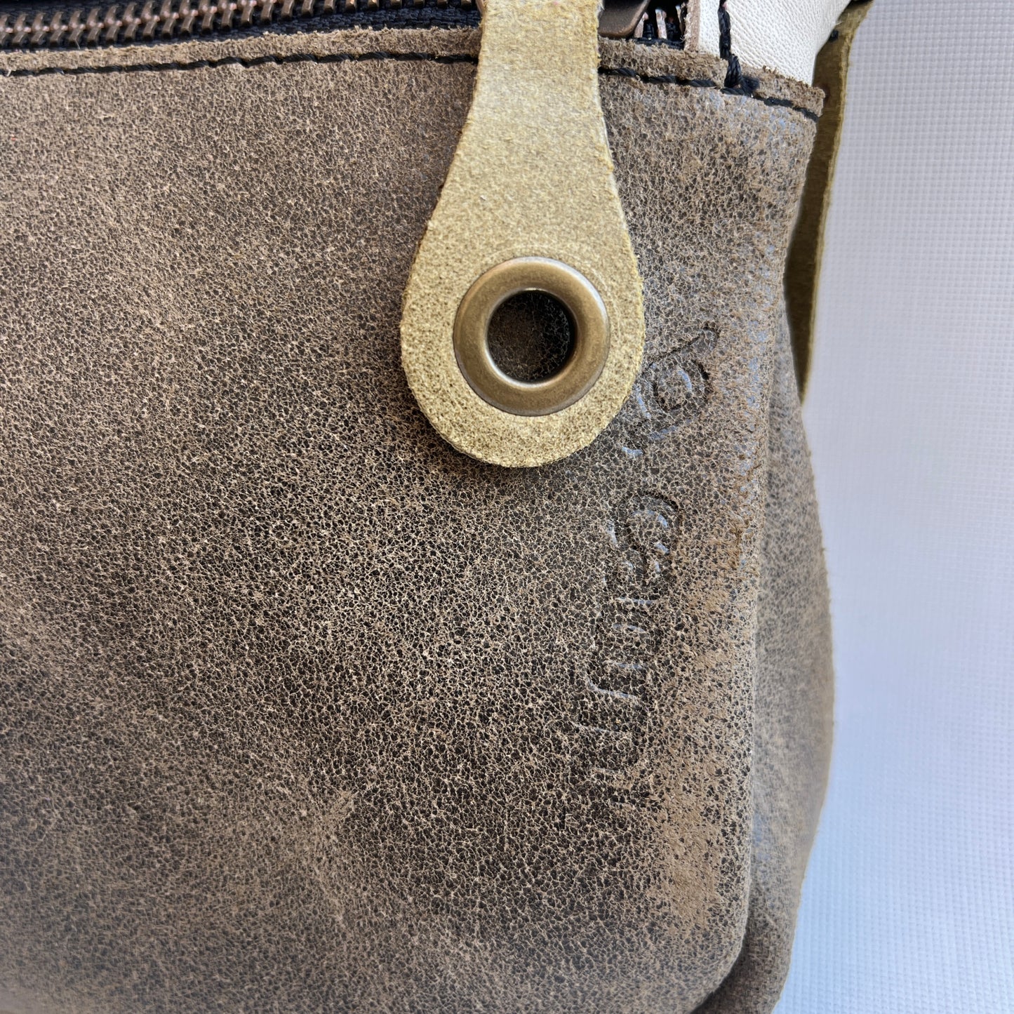 Premium Fantasy Vintage · Piel - Cuero · Pieza Exclusiva Núm. 15027