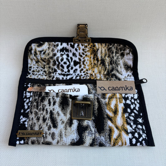 Monedero Plano CAOMKA · Pieza Única Núm. 18275