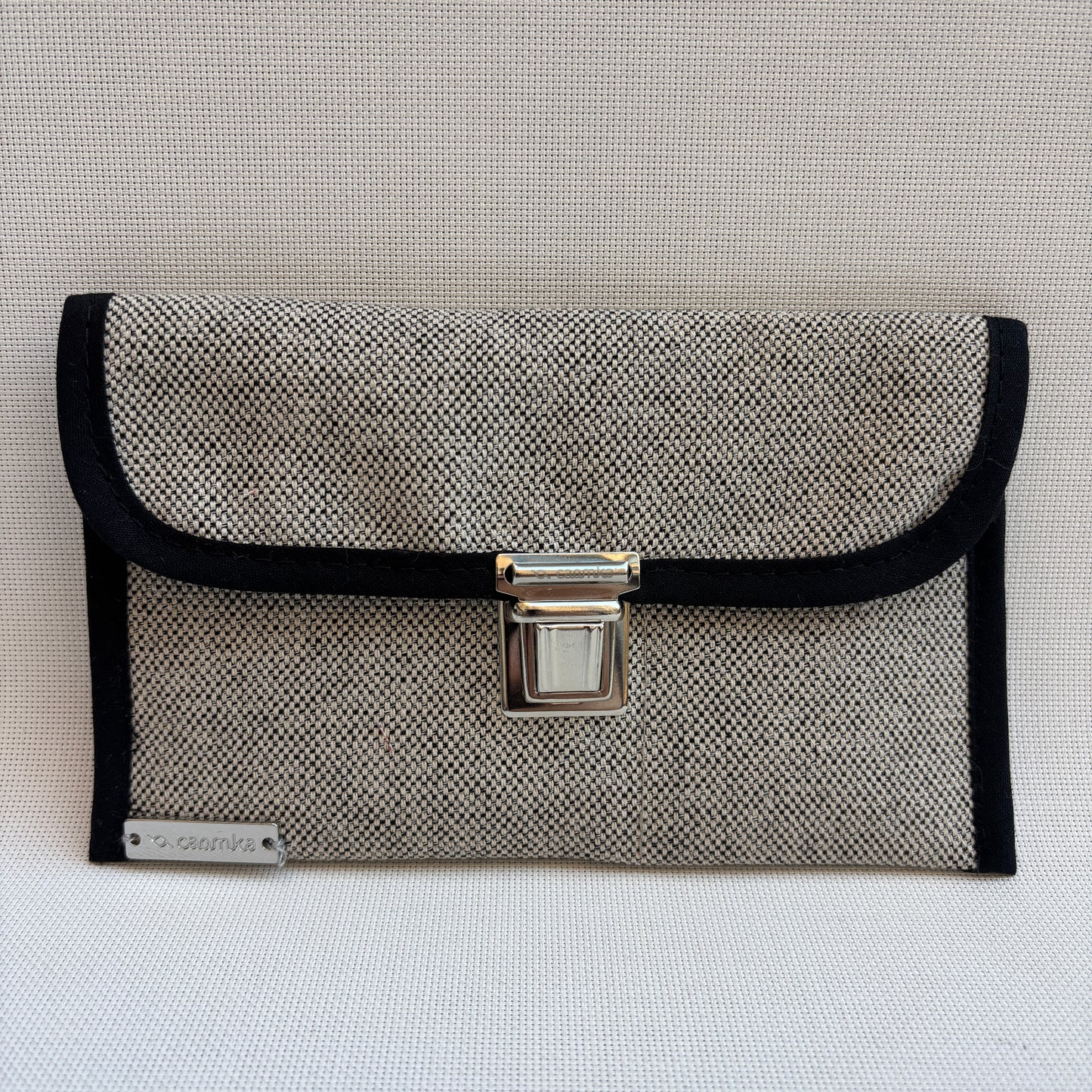 Monedero Plano CAOMKA · Pieza Única Núm. 18274