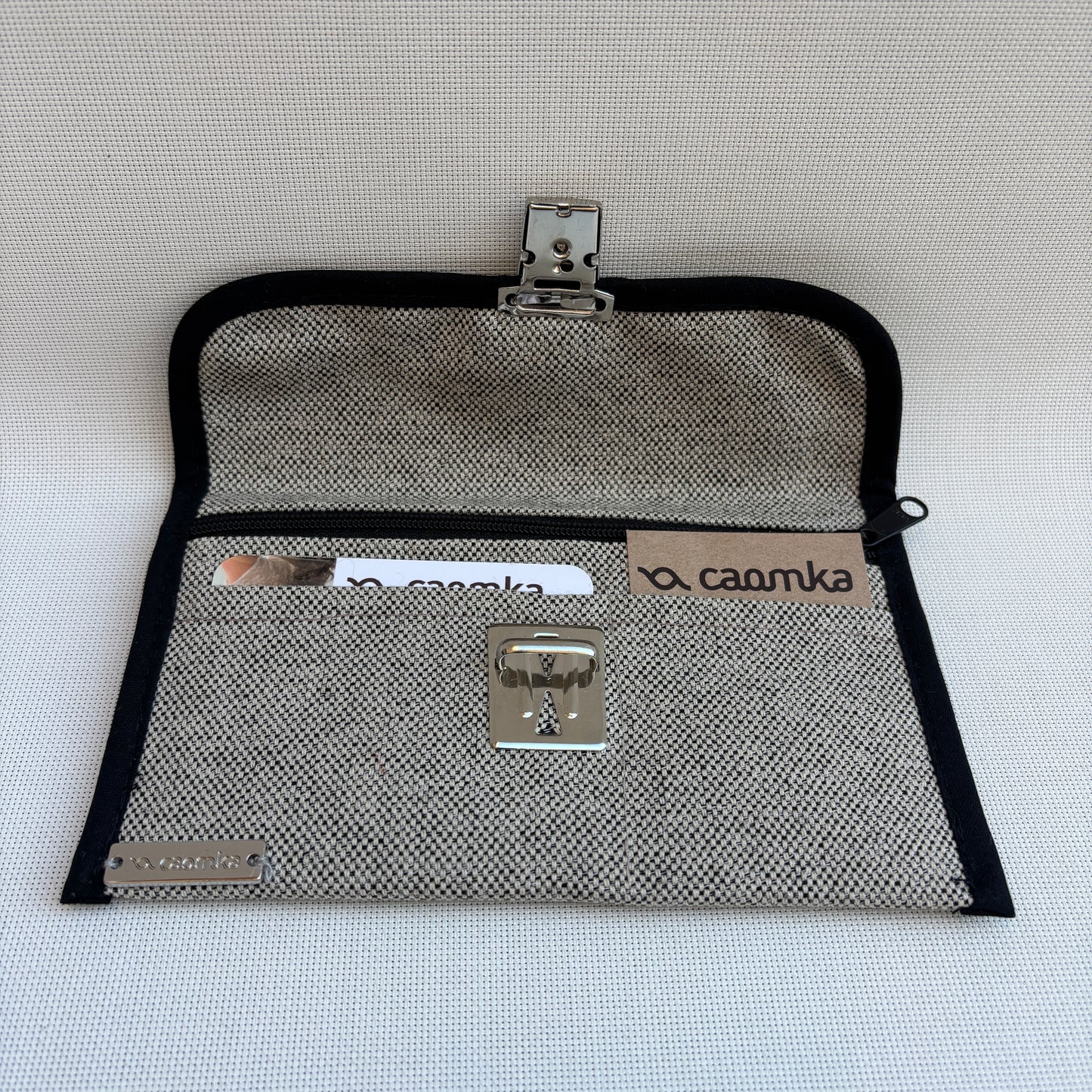 Monedero Plano CAOMKA · Pieza Única Núm. 18274