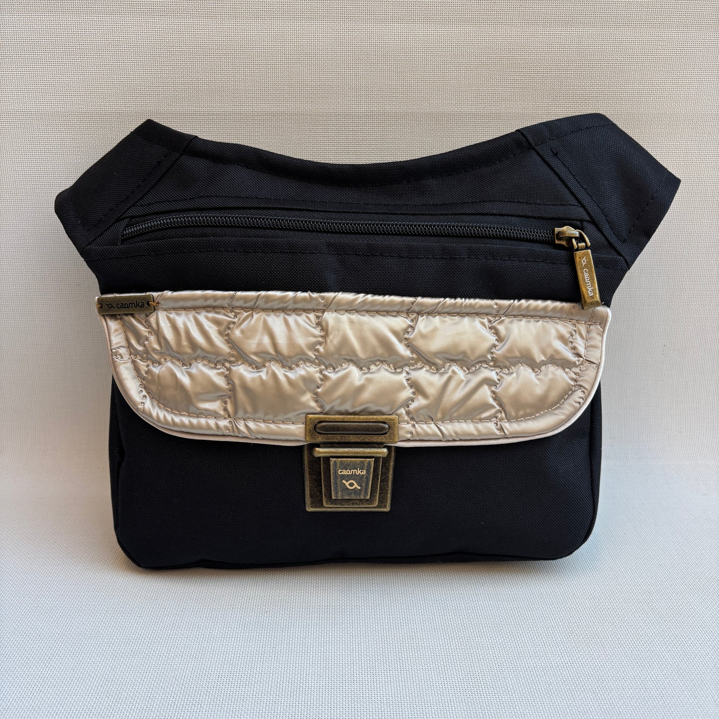 Riñonera "Black Gold"· Impermeable + Bolsillo trasero · Pieza Única Núm. 18312