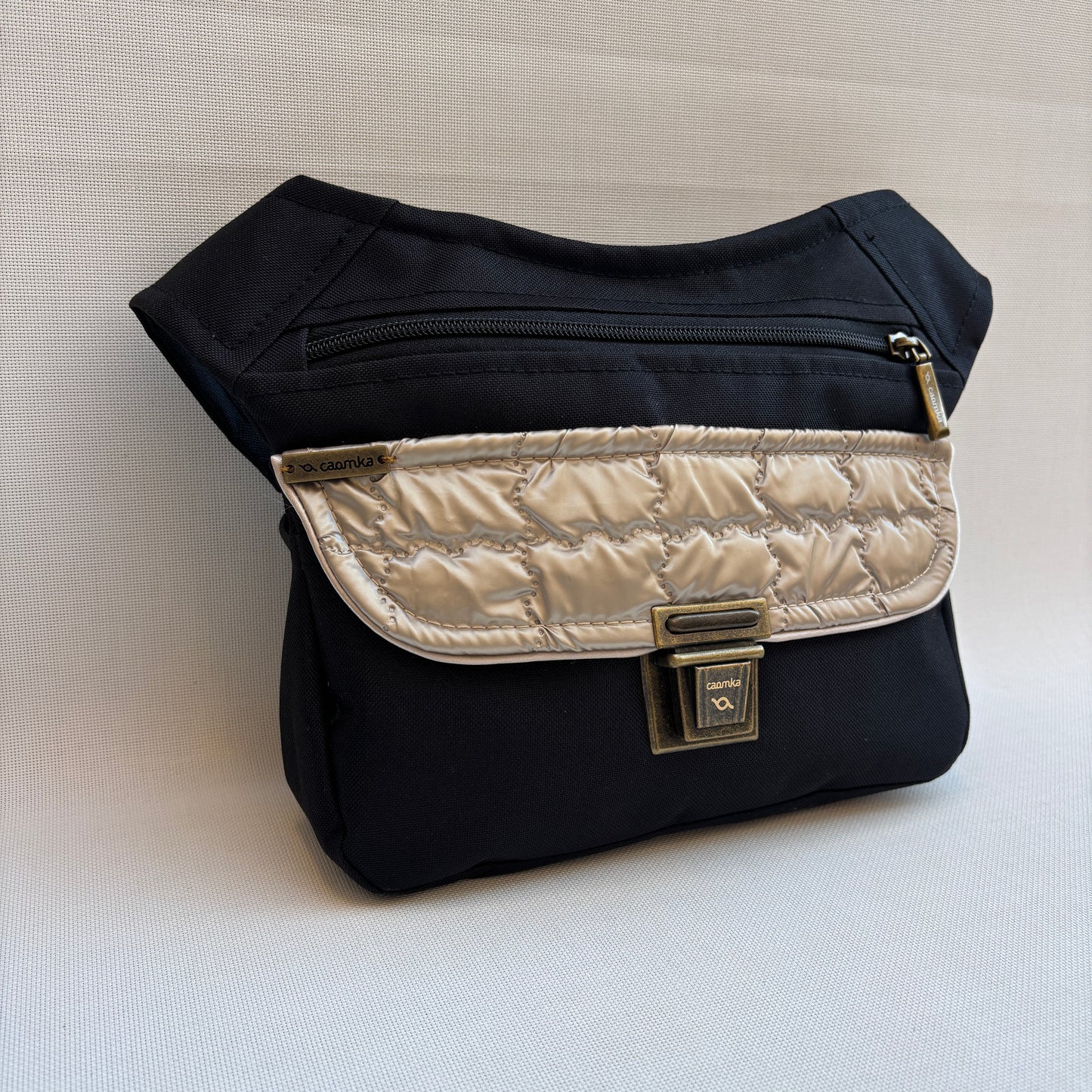 Riñonera "Black Gold"· Impermeable + Bolsillo trasero · Pieza Única Núm. 18312