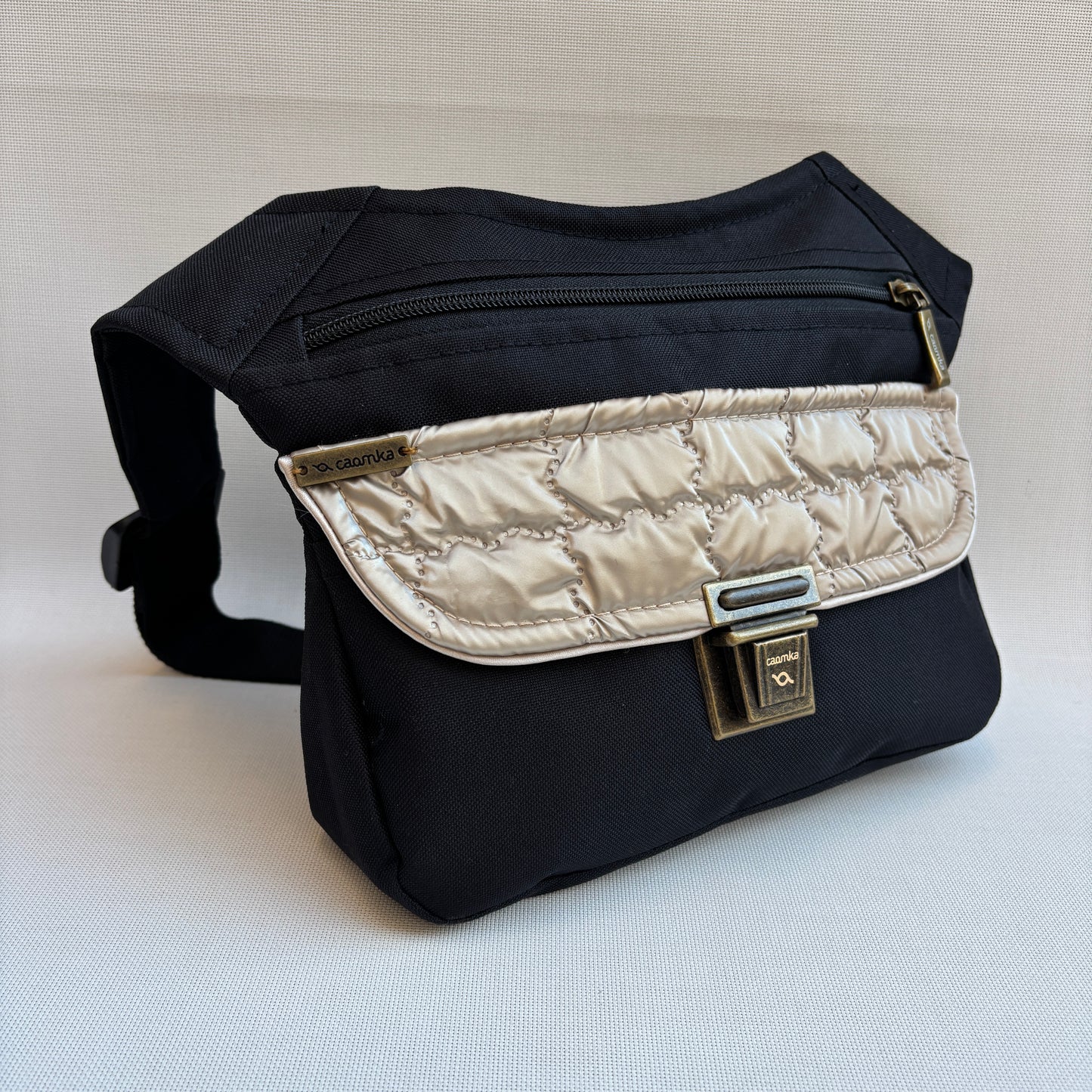 Riñonera "Black Gold"· Impermeable + Bolsillo trasero · Pieza Única Núm. 18312