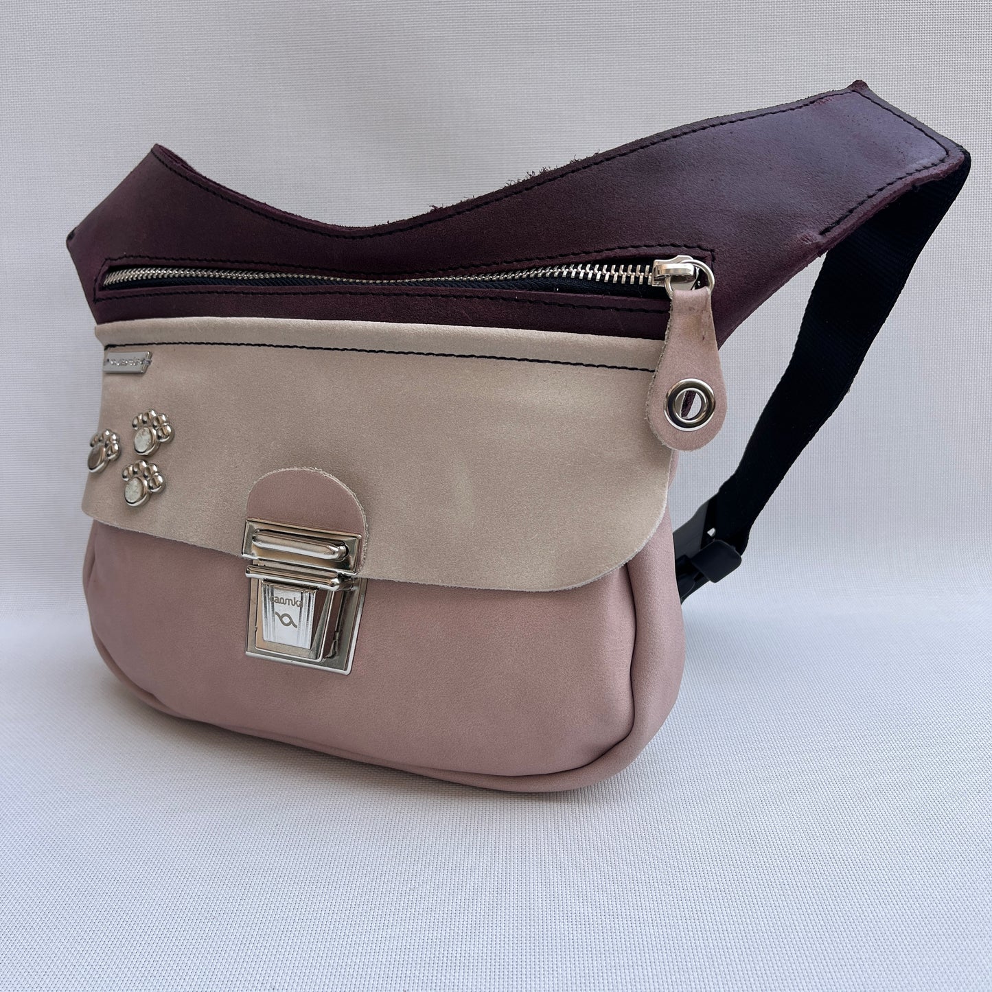 Premium Pink & Dog · Piel - Cuero · Pieza Única Núm. 15054
