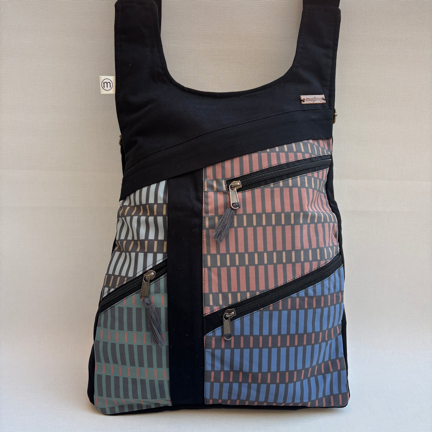 Mochila Multibolsillos Antirrobo "Fantasy" · Pieza Exclusiva Núm. 18250