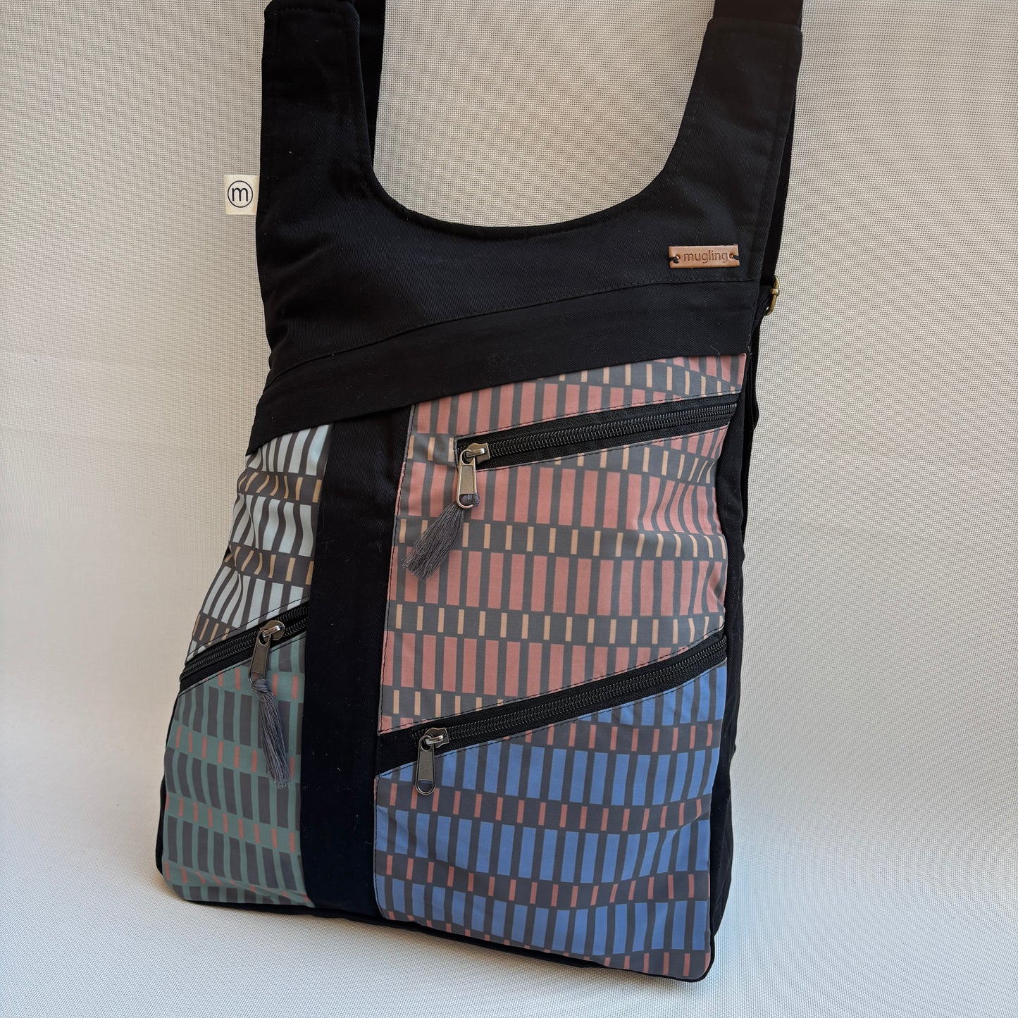 Mochila Multibolsillos Antirrobo "Fantasy" · Pieza Exclusiva Núm. 18250