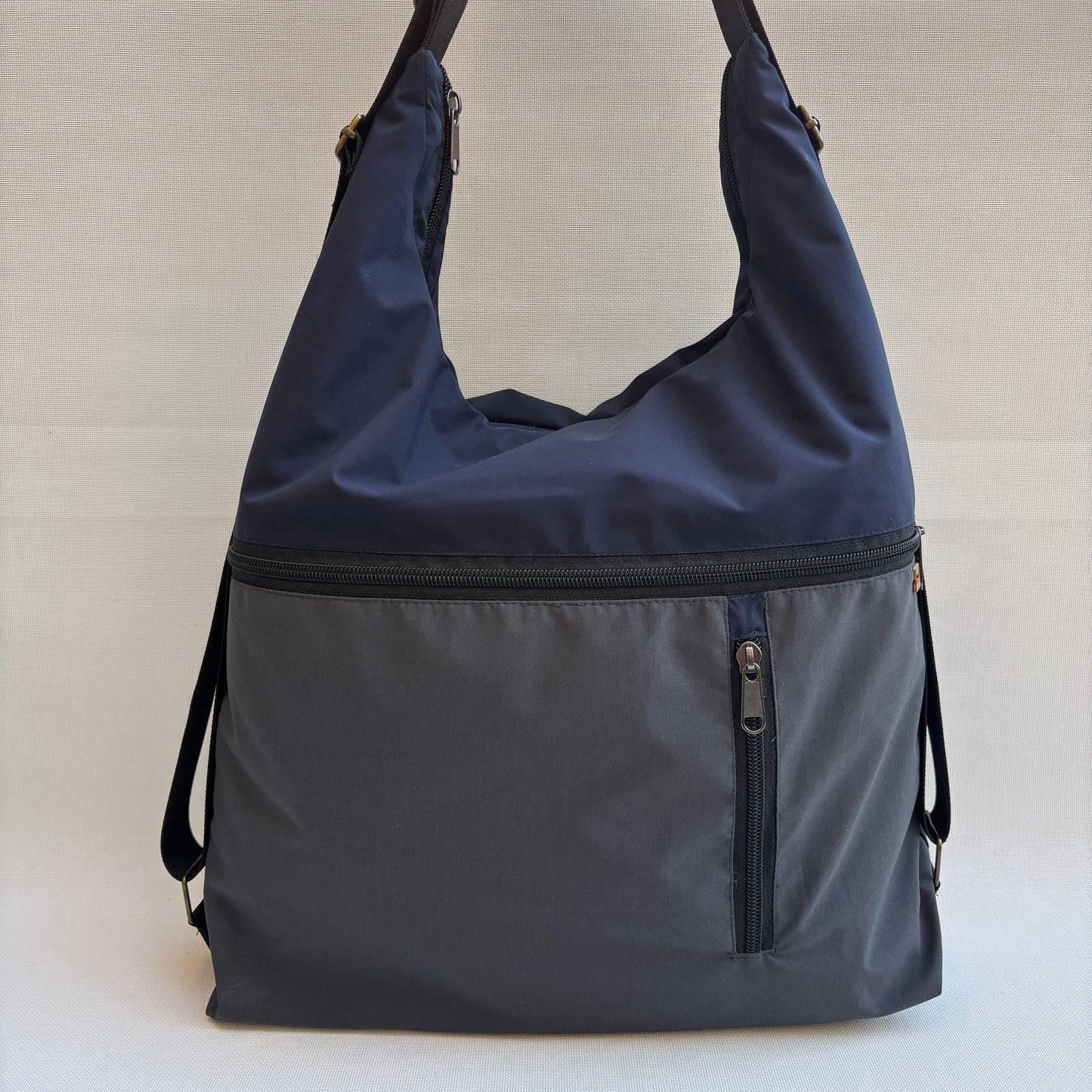 Mochila - Bolso - Tote Bag - Impermeable · Mutifunción · "Nepal" Bicolor Marino/Gris · Súper ligera · Pieza 18249