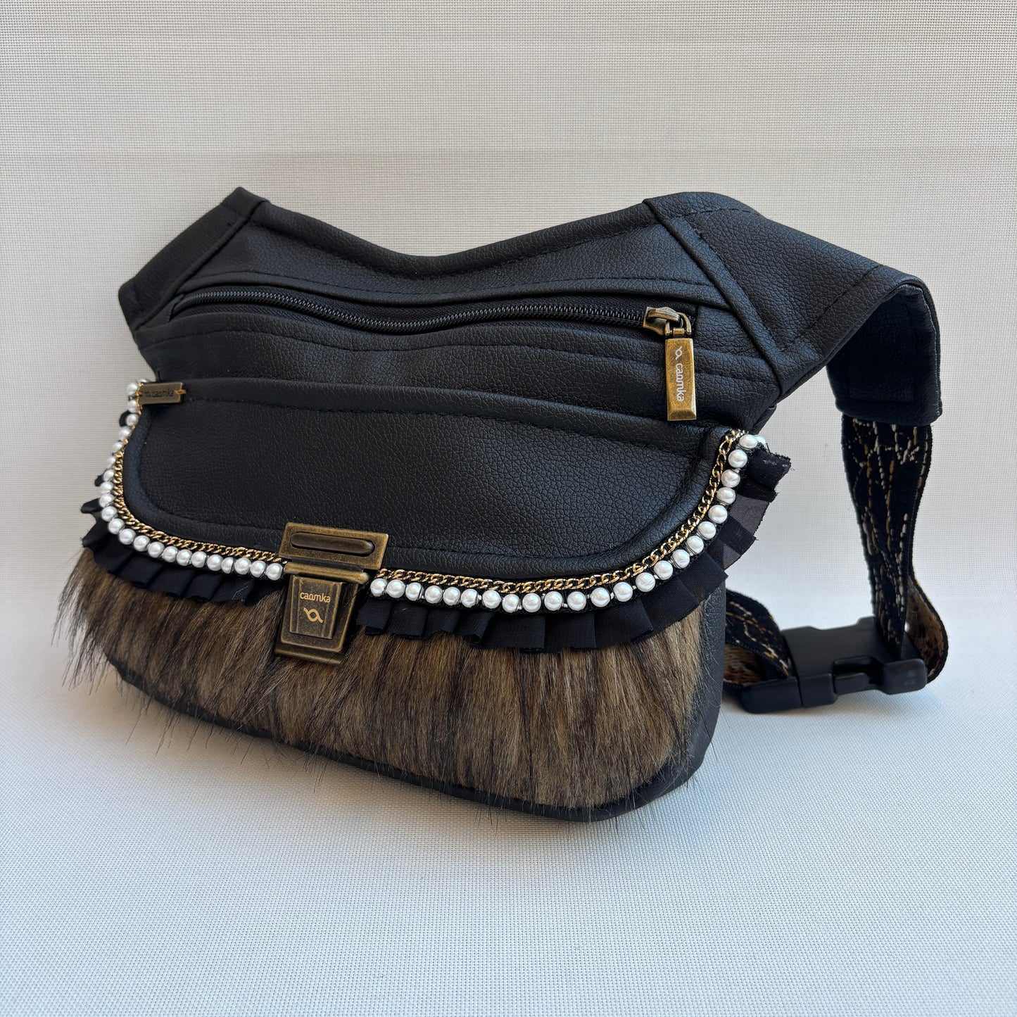 Riñonera "Súper Elegant Luxury Soft Feline Top" · Polipiel · Pieza Única Núm. 18277