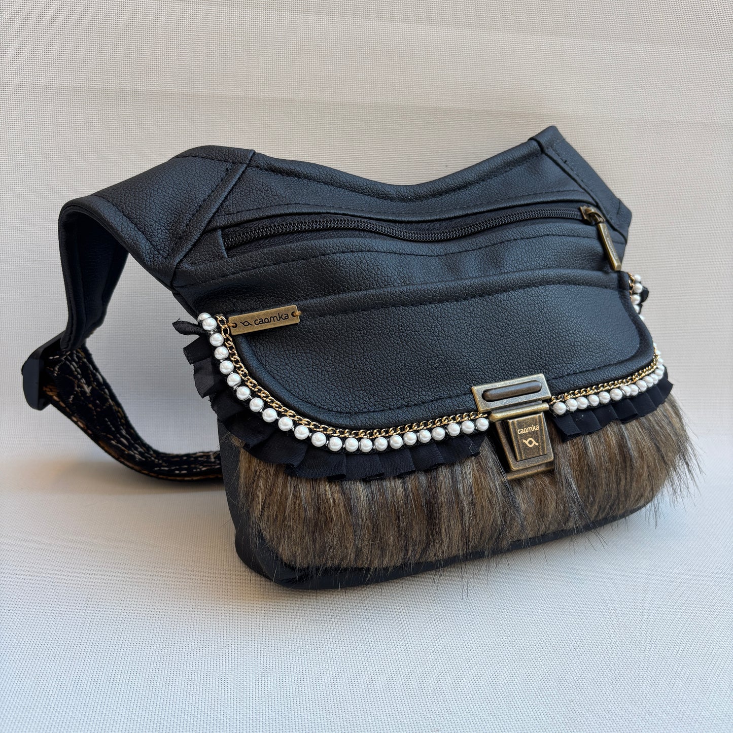 Riñonera "Súper Elegant Luxury Soft Feline Top" · Polipiel · Pieza Única Núm. 18277