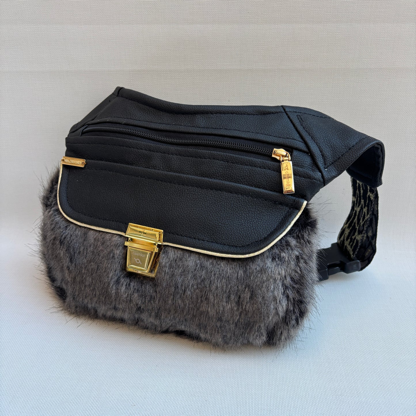 Riñonera "Elegant Luxury Cat Touch Top" · Polipiel · Pieza Única Núm. 18278