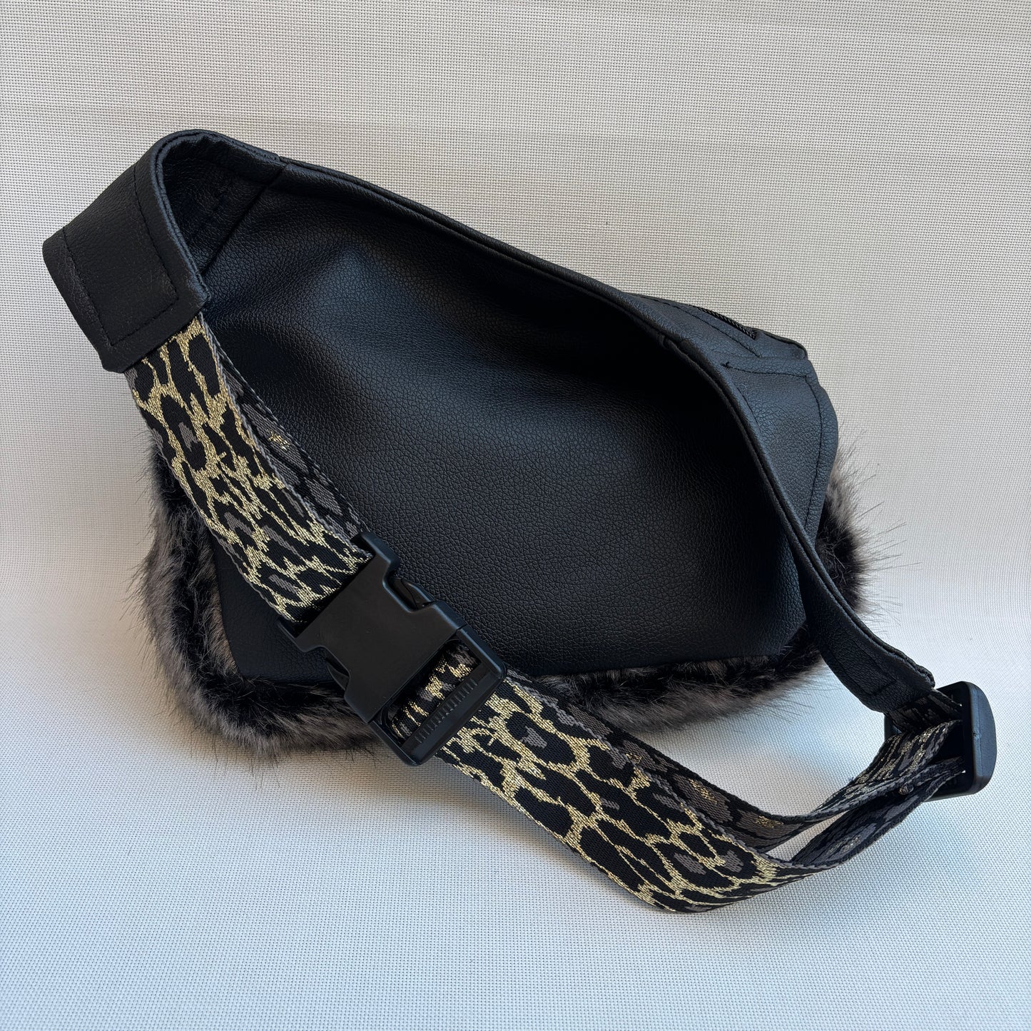 Riñonera "Elegant Luxury Cat Touch Top" · Polipiel · Pieza Única Núm. 18278