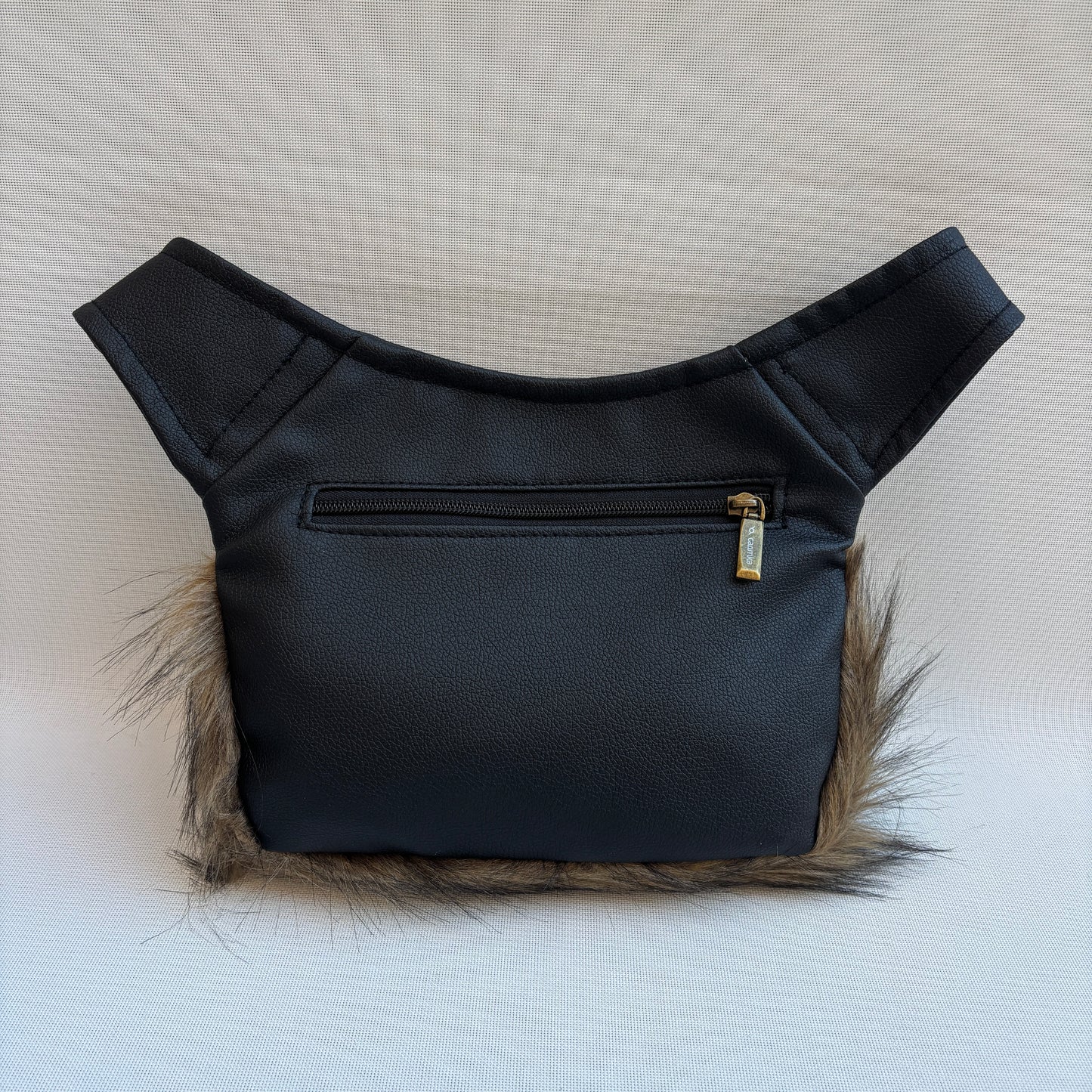 Riñonera "Special Elegant Fur" · Polipiel + Bolsillo trasero · Pieza Única Núm. 18276