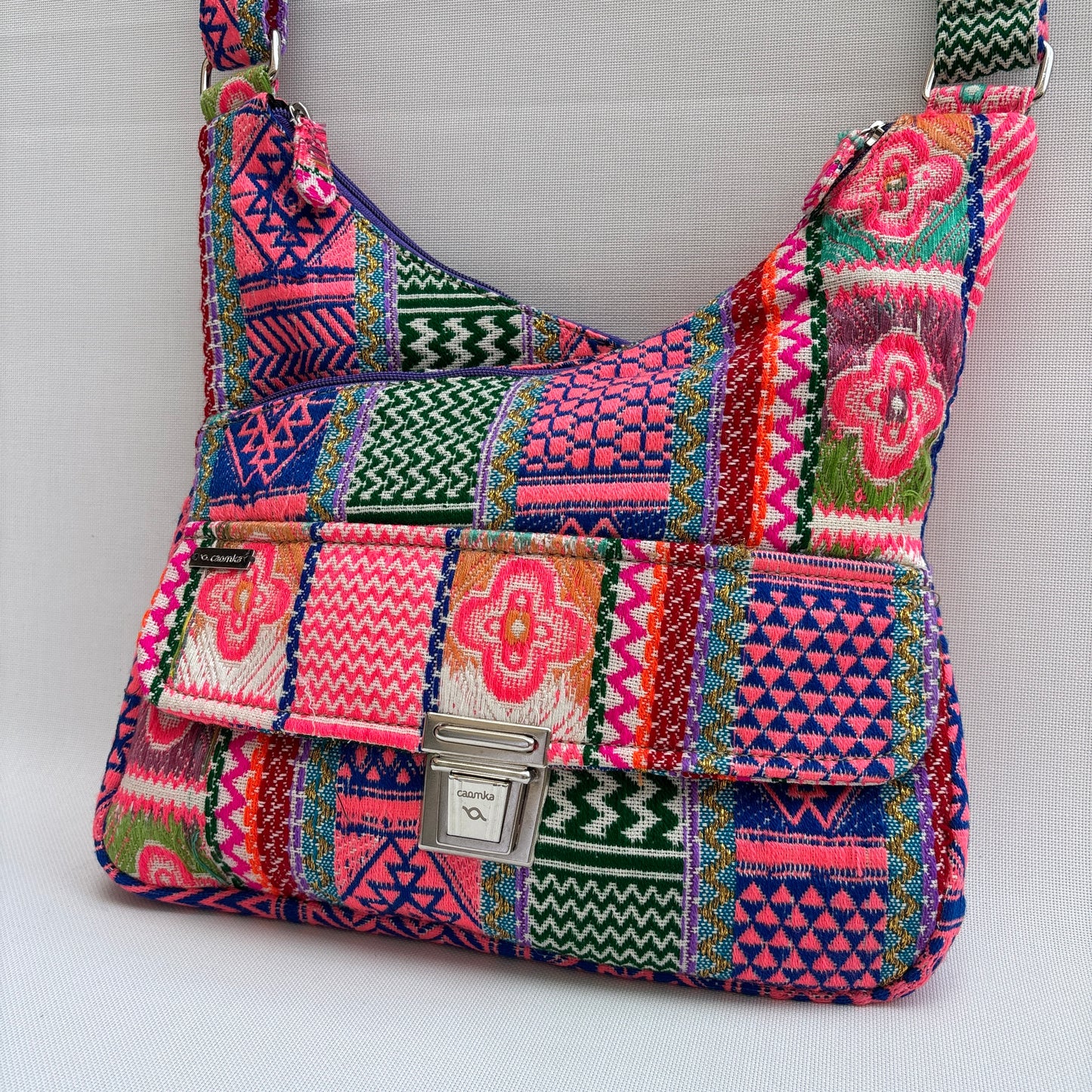 Bolso Bandolera Súper Caomka "Electric Boho Vibes" · Pieza Única Núm. 19042
