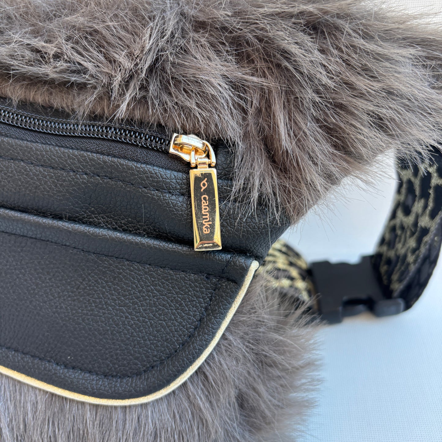 Riñonera "Súper Elegant Luxury Feline Soft Touch Top" · Polipiel · Pieza Única Núm. 18279