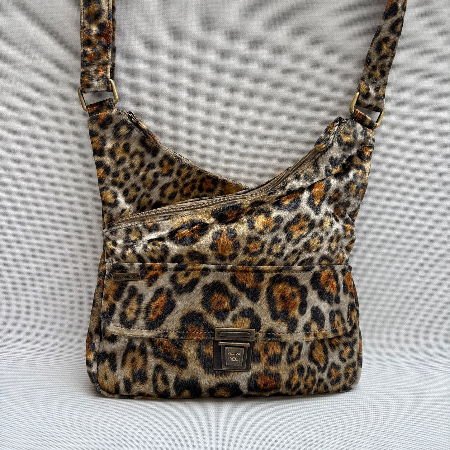 Bolso Bandolera Súper Caomka "Wild Velvet Leopard" · Pieza Única Núm. 19044