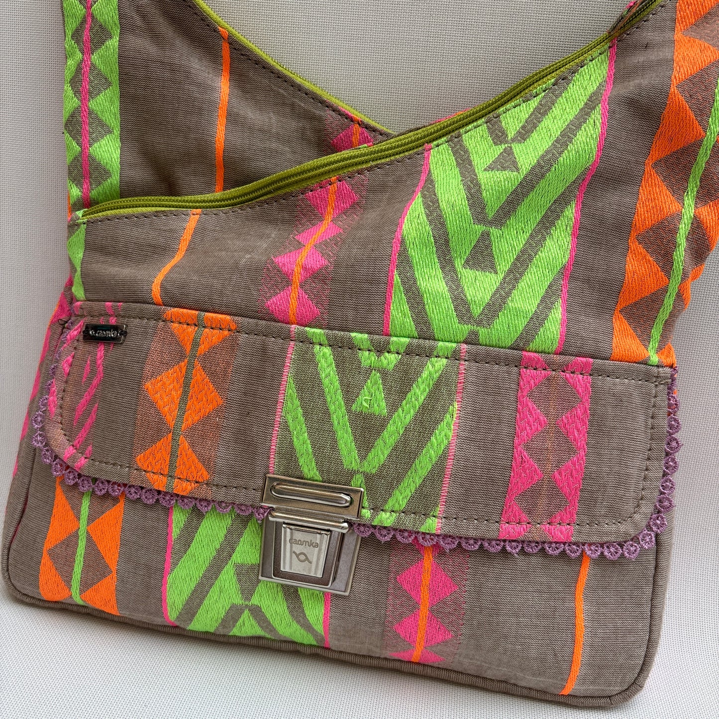 Bolso Bandolera Súper Caomka "Neon Safari" · Pieza Única Núm. 19050