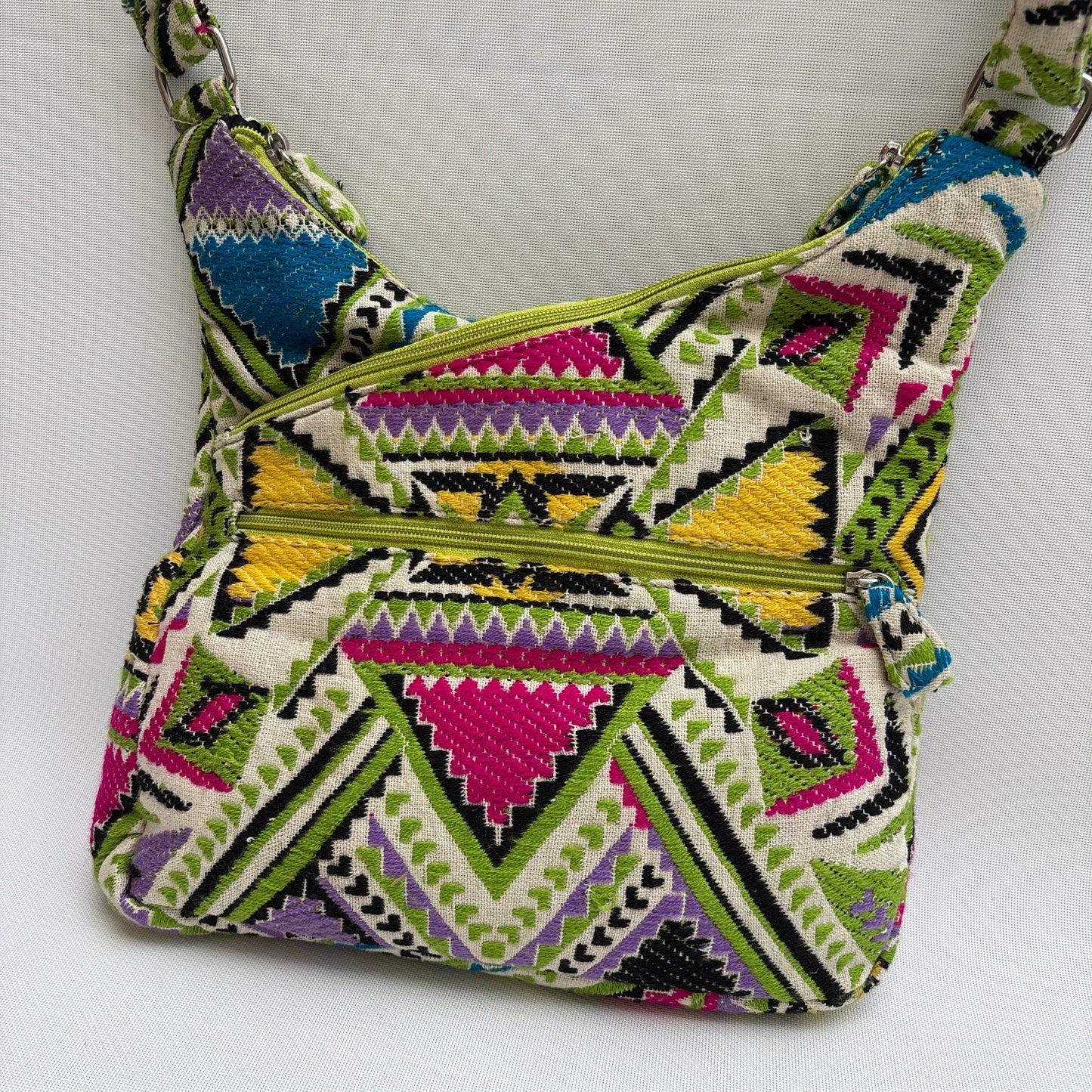 Bolso Bandolera Súper Caomka "Tribal Fresh”" · Pieza Única Núm. 19051