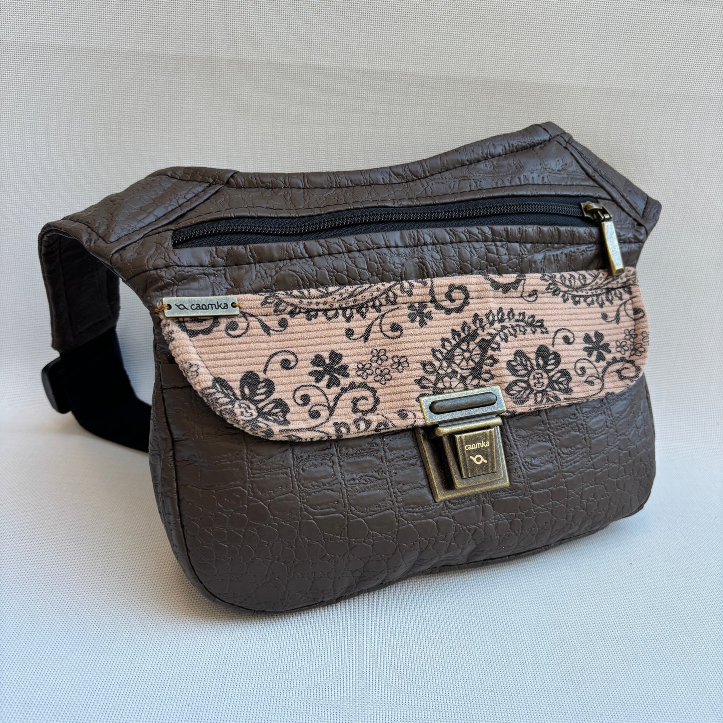 Riñonera "Special Brown Night" · Pieza Única Núm. 18336