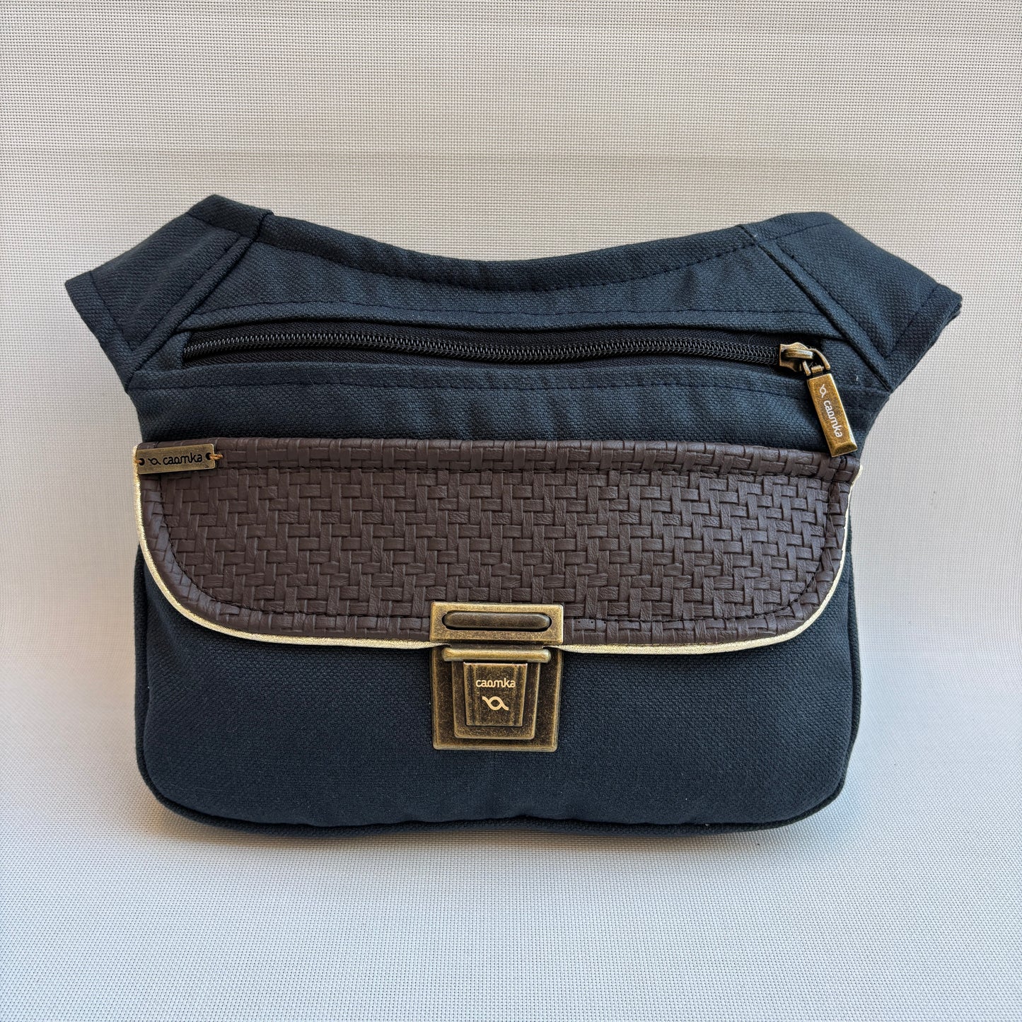 Riñonera "Elegant Suiza Top" · Pieza Única Núm. 18335