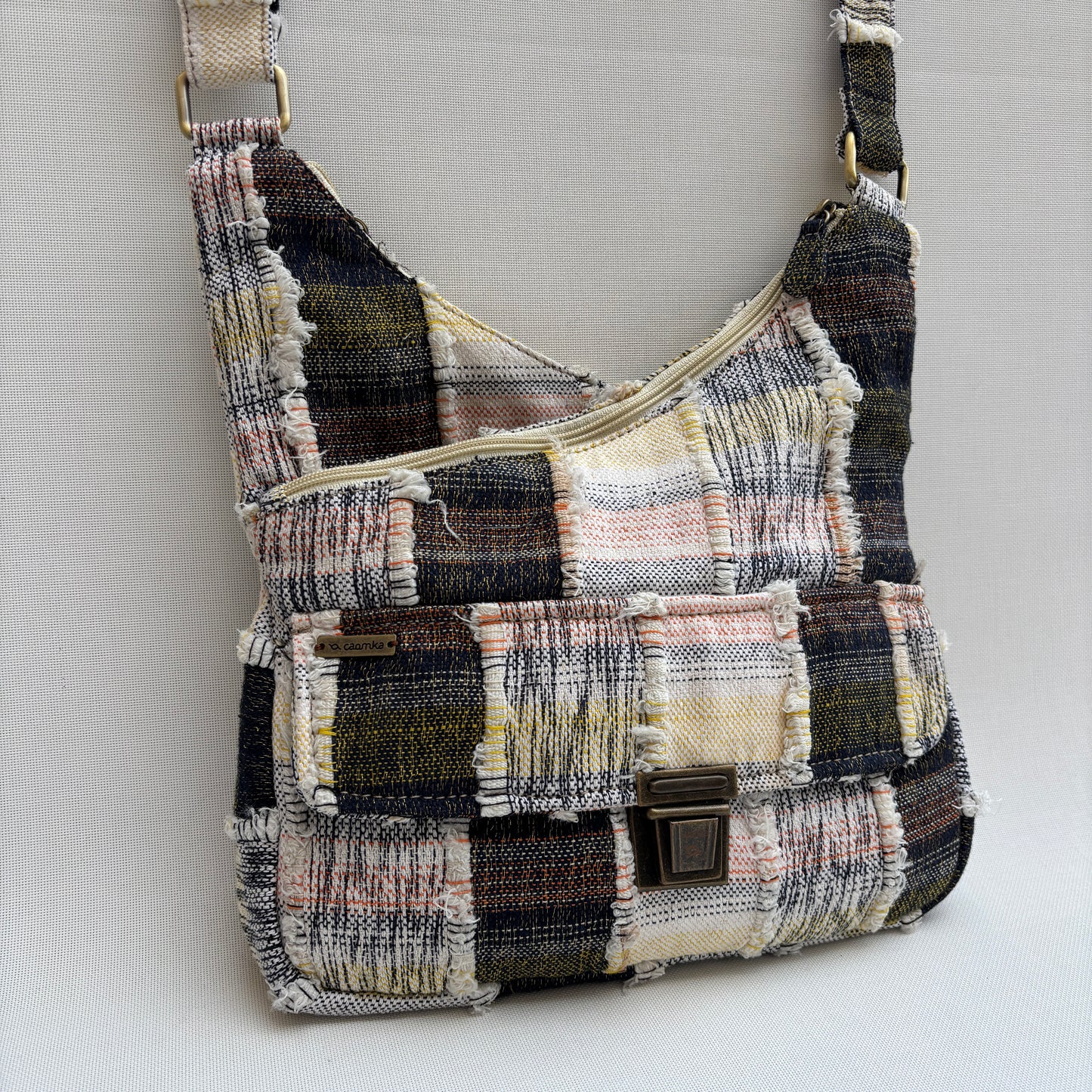 Bolso Bandolera Súper Caomka "Golden Patchwork Light" · Pieza Única Núm. 19057