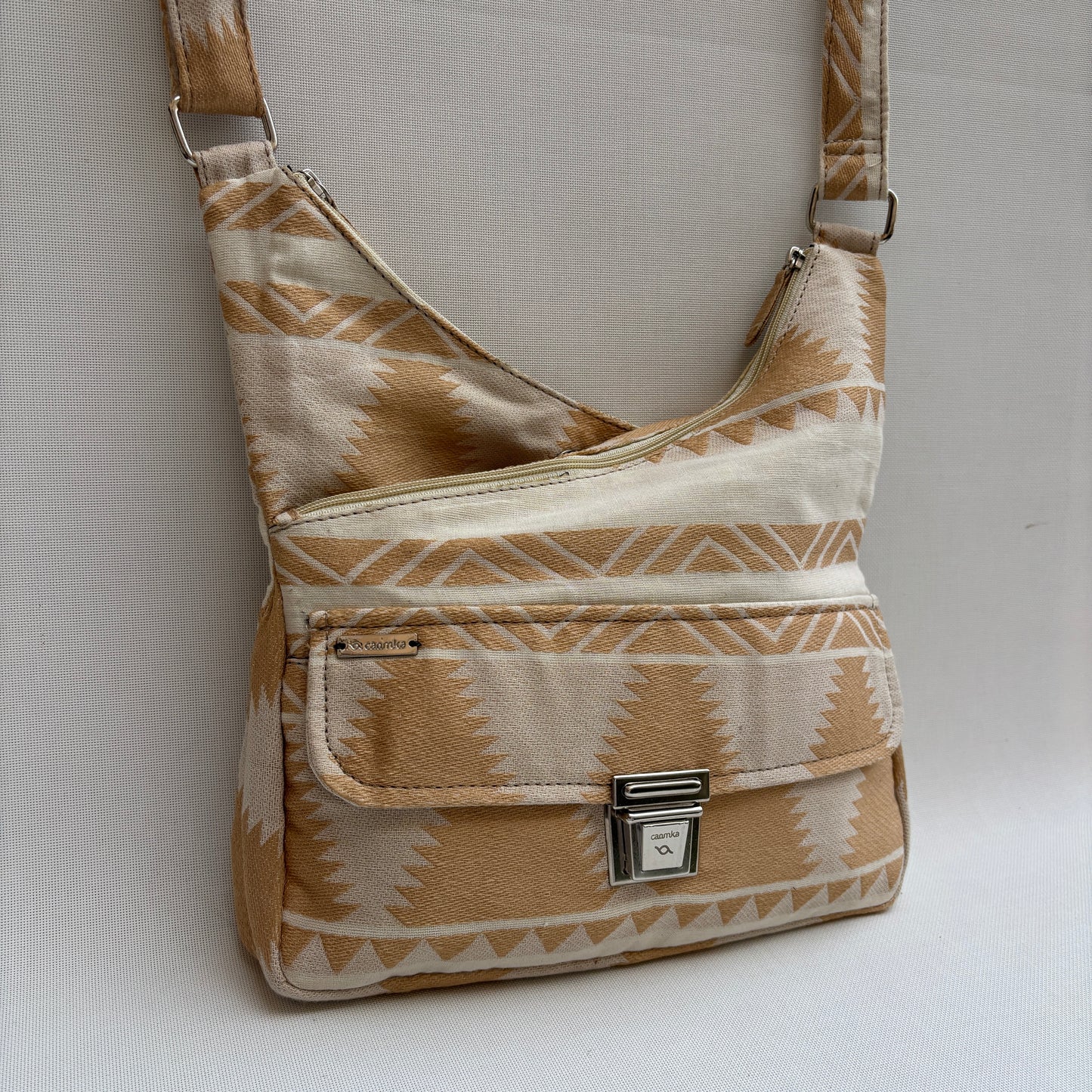 Bolso Bandolera Súper Caomka "Desert Geometry" · Pieza Única Núm. 19059