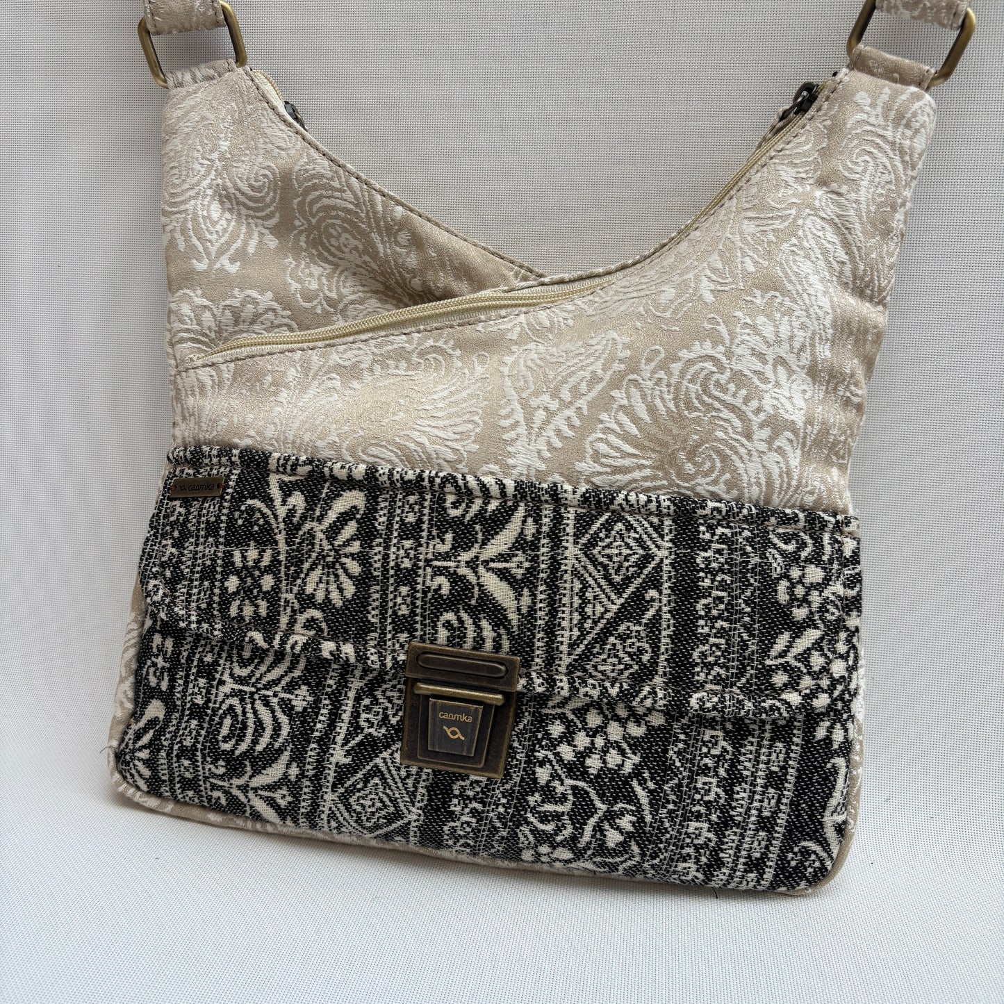 Bolso Bandolera Súper Caomka "Ivory Heritage" · Pieza Única Núm. 19061